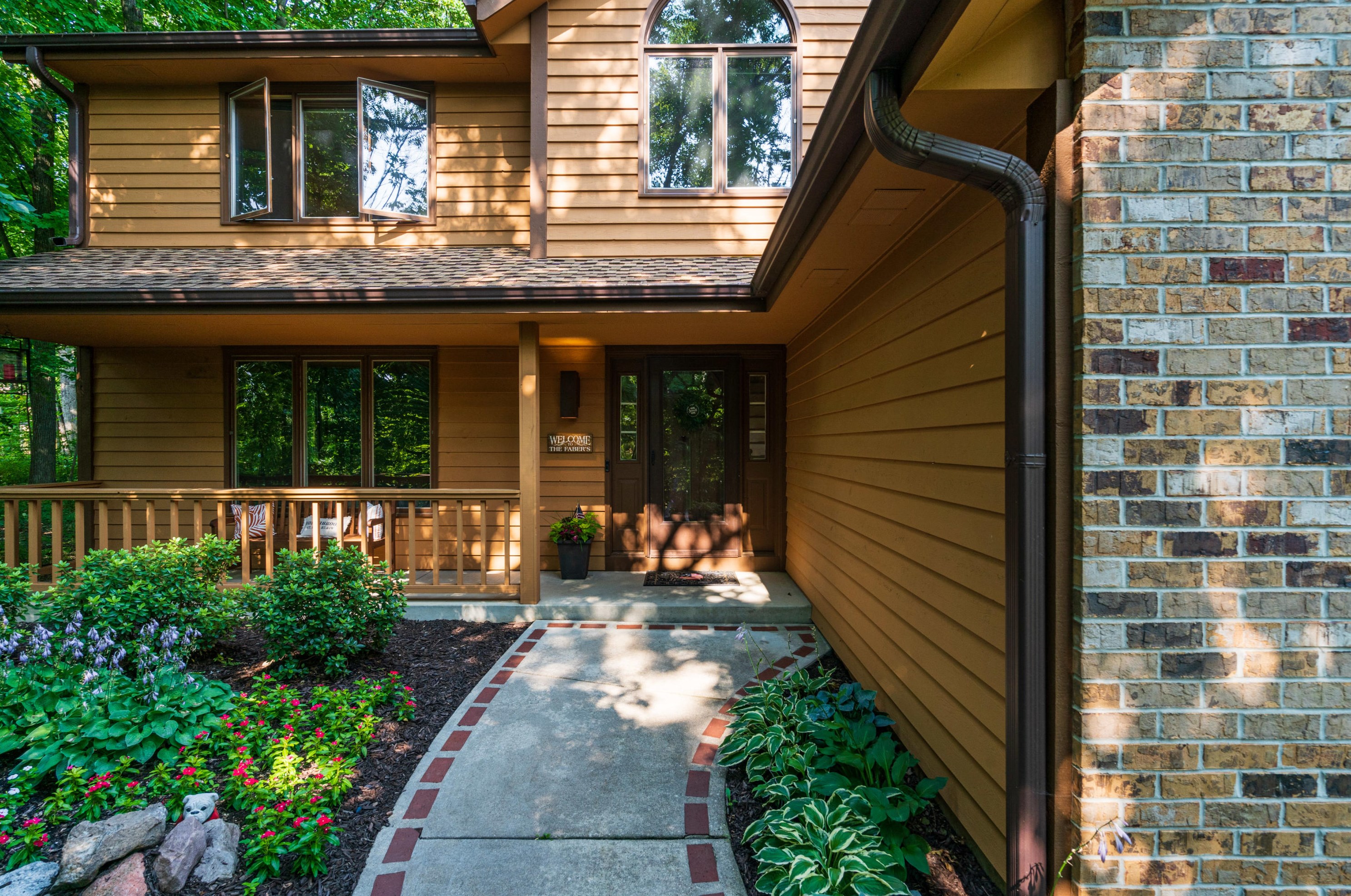 940 Satinwood Ct, Brookfield WI  53005-6852 exterior