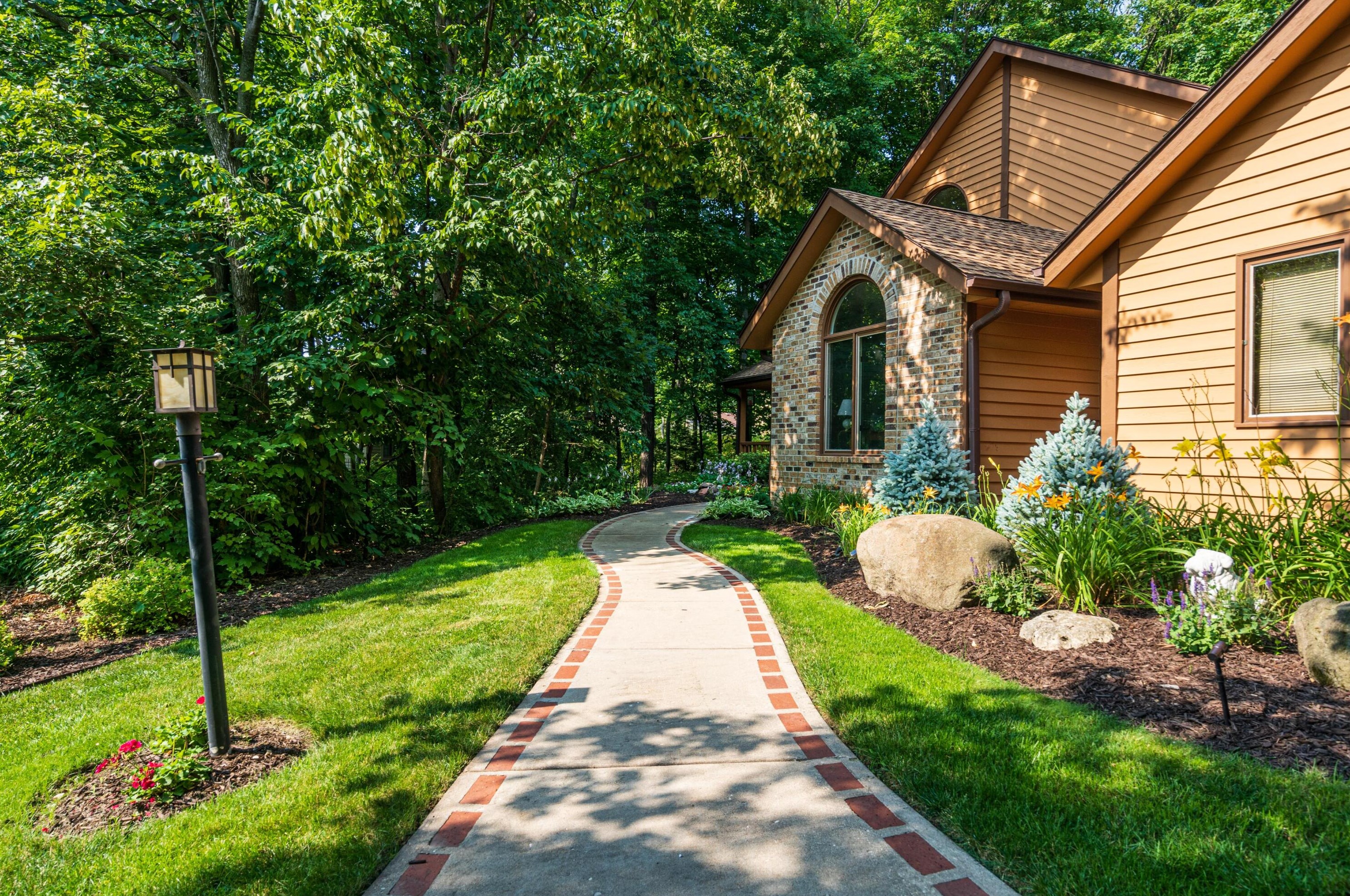 940 Satinwood Ct, Brookfield WI  53005-6852 exterior