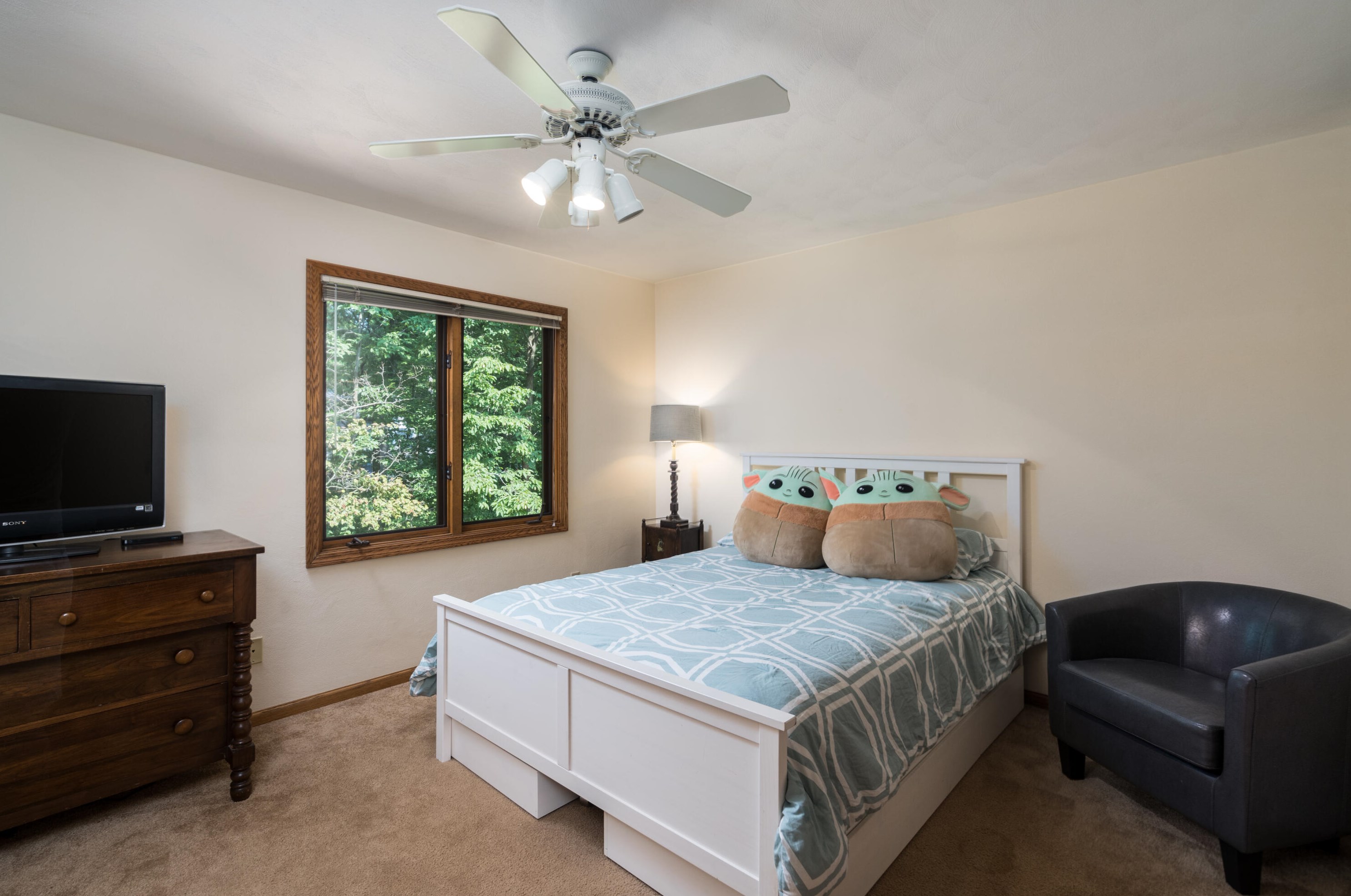 940 Satinwood Ct, Brookfield WI  53005-6852 exterior