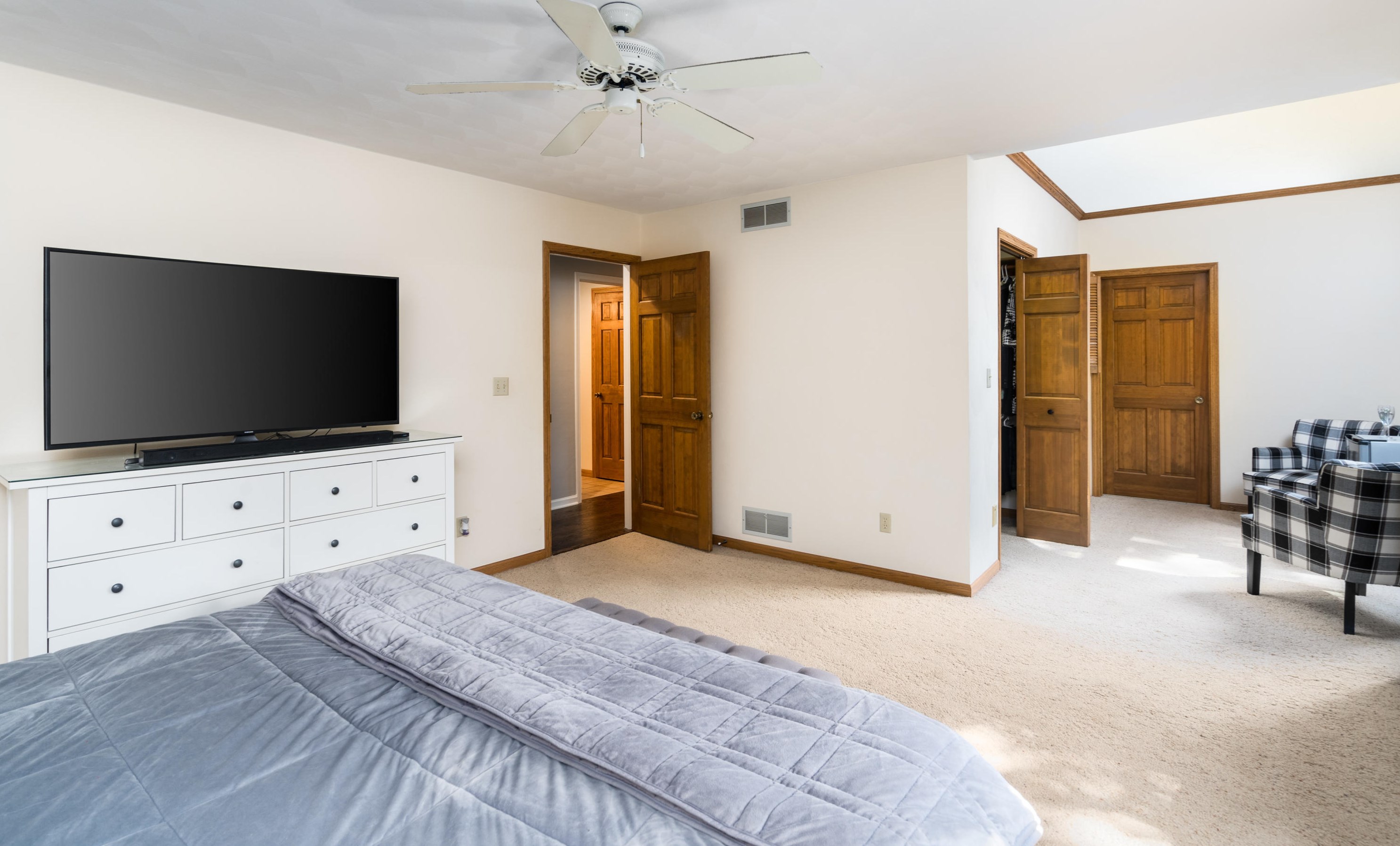 940 Satinwood Ct, Brookfield WI  53005-6852 exterior