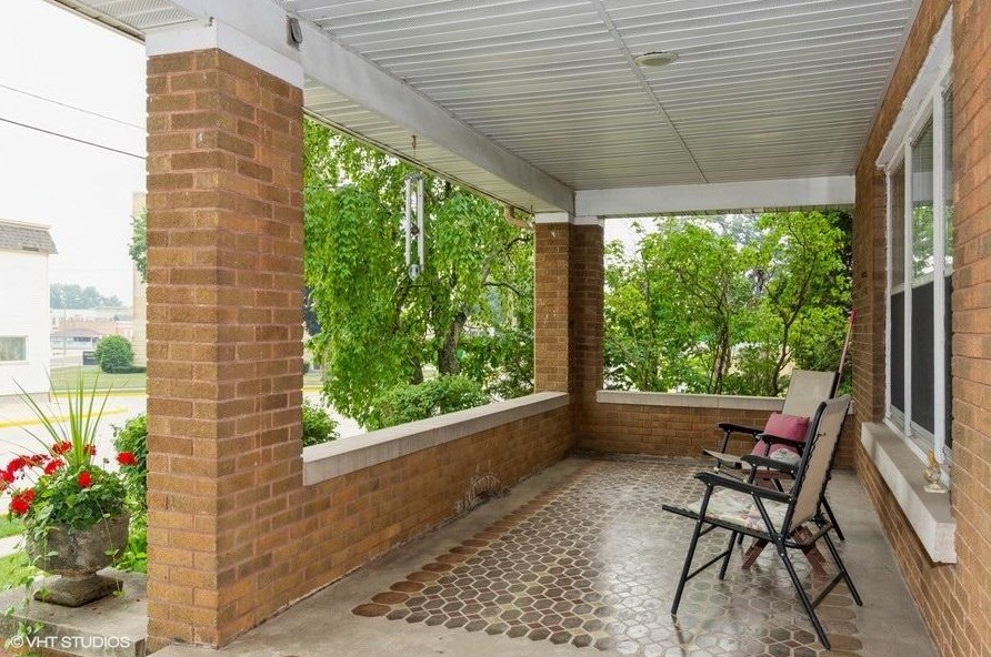 219 N Main St, Juneau, WI 53039
