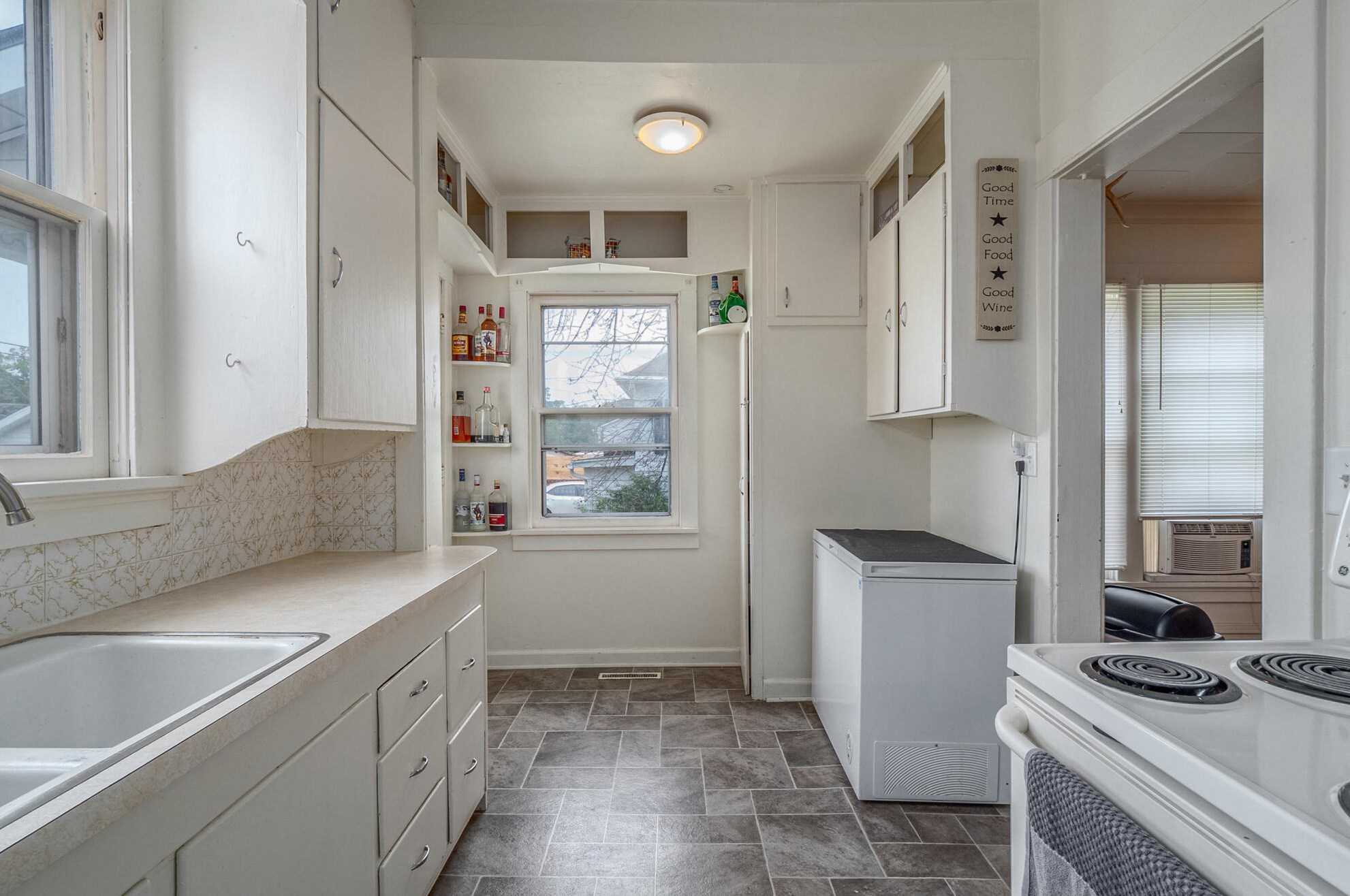 204 Western Ave, Plymouth, WI 53073-1532