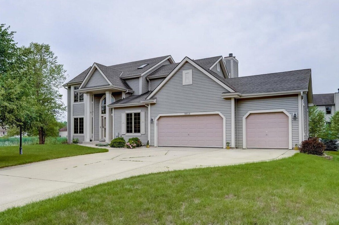 9903 81st Pl, Kenosha, WI 53158