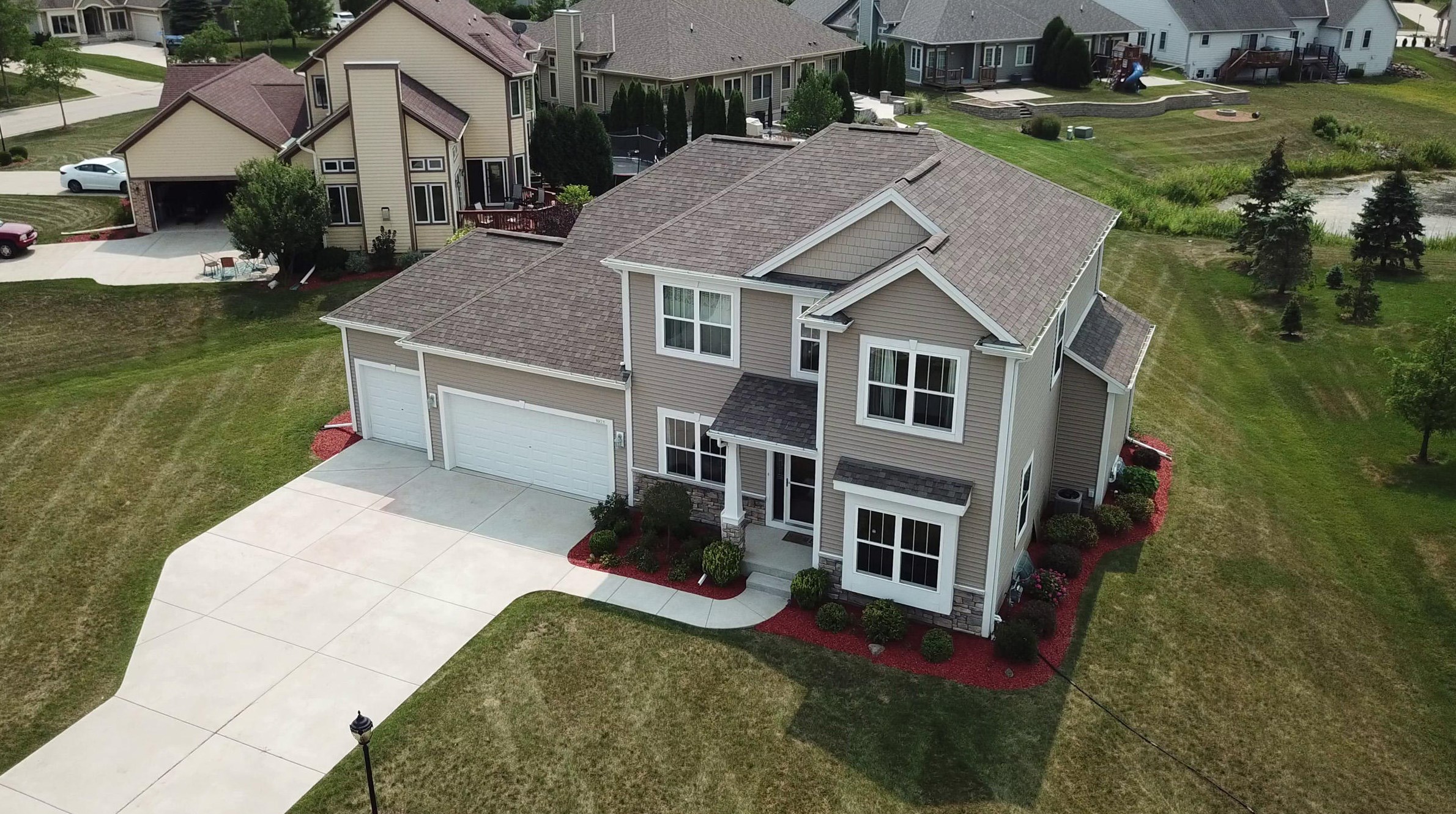 9027 Cordgrass Cir, Hales Corners, WI 53132-7206