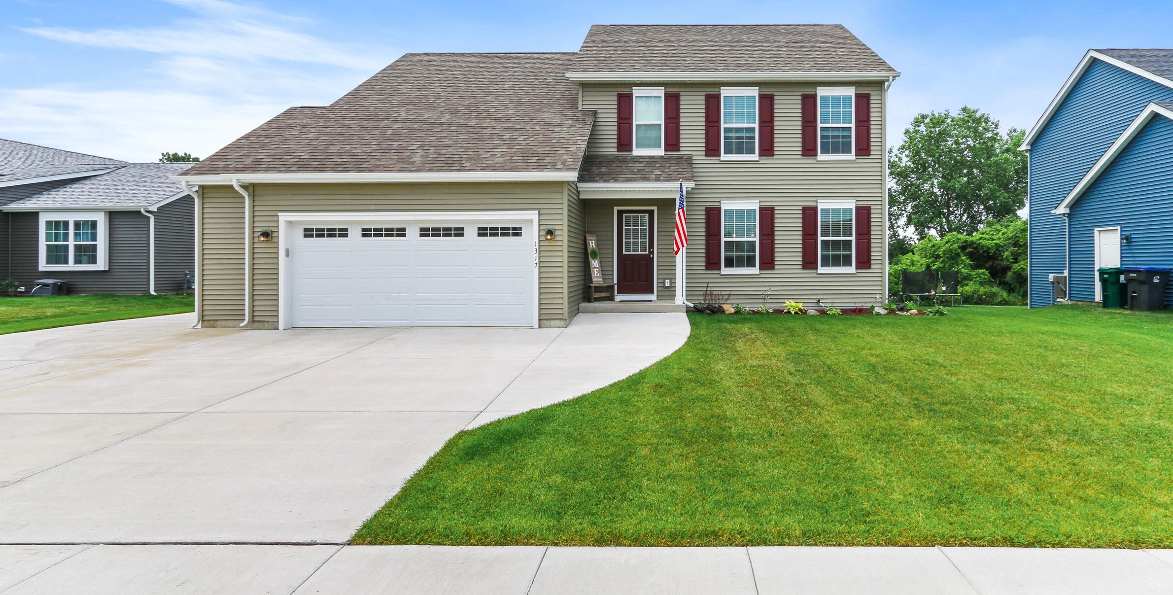 1317 E Longneedle Ln, Elkhorn, WI 53121