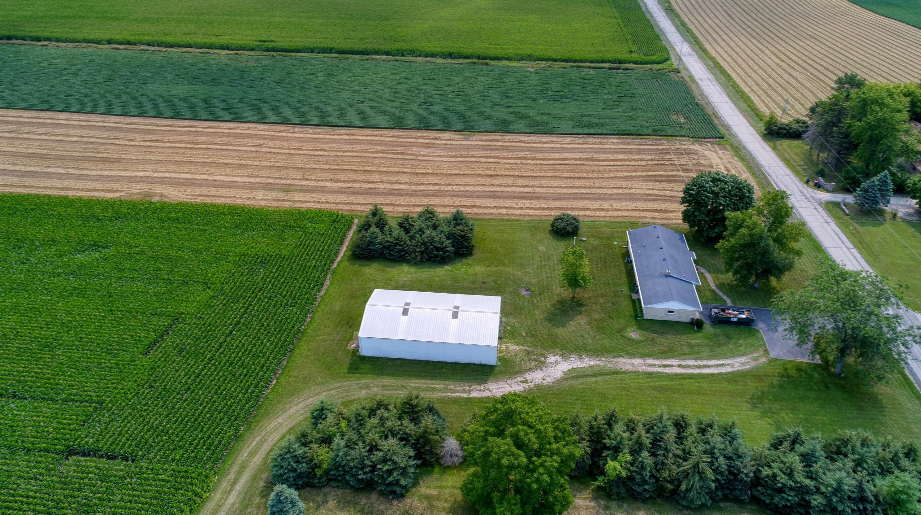 6846 Waterford Rd, Hartford, WI 53027-9780
