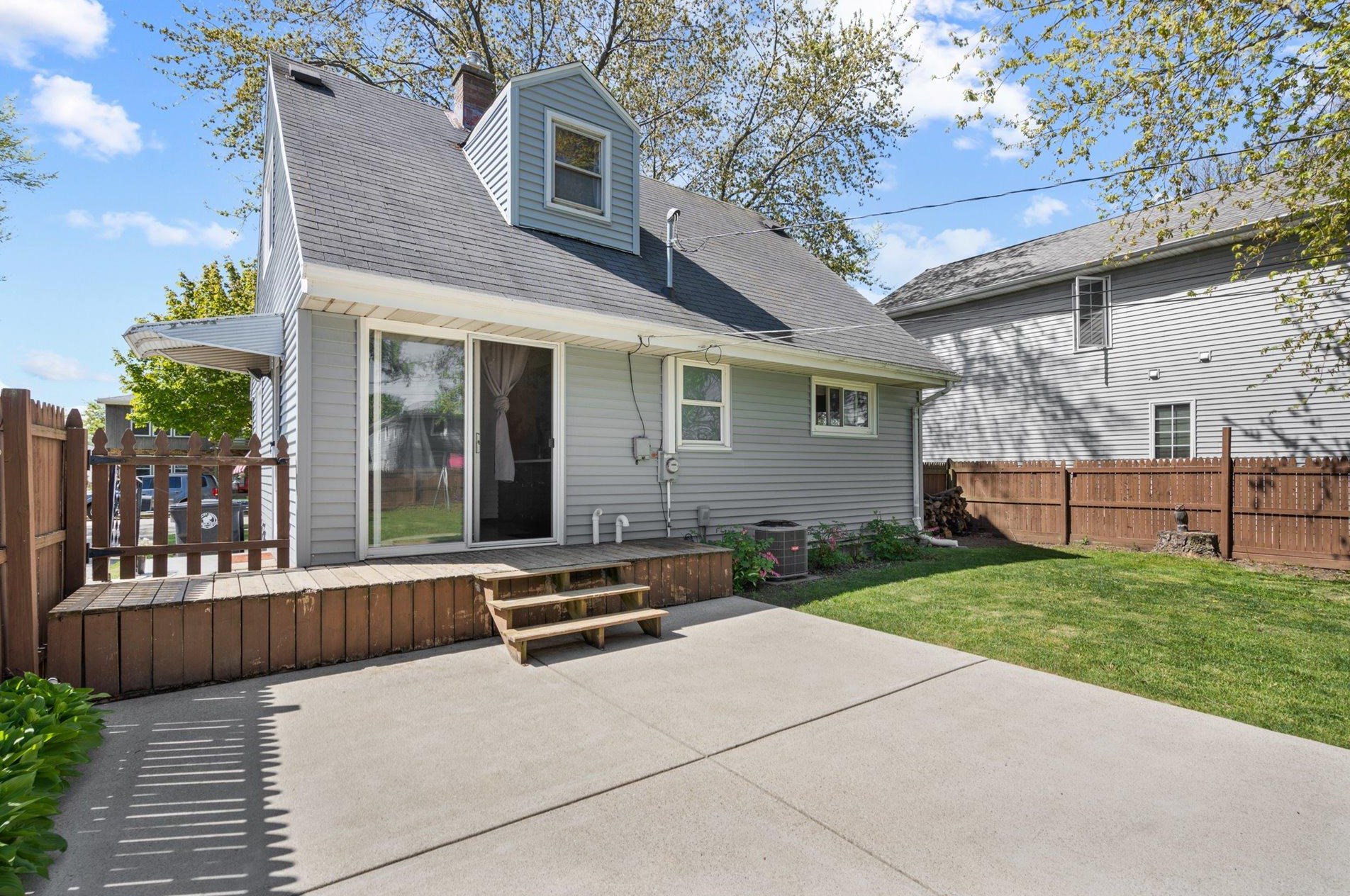 2616 Vogel Ave, Cudahy WI  53110-1826 exterior