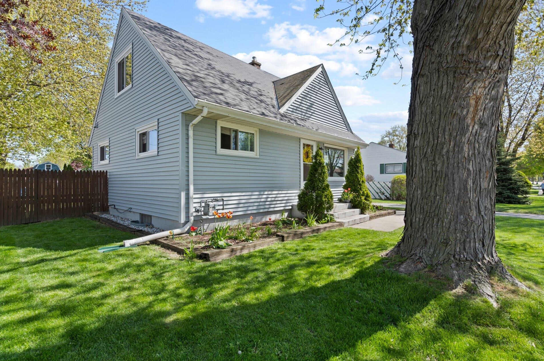 2616 Vogel Ave, Cudahy WI  53110-1826 exterior