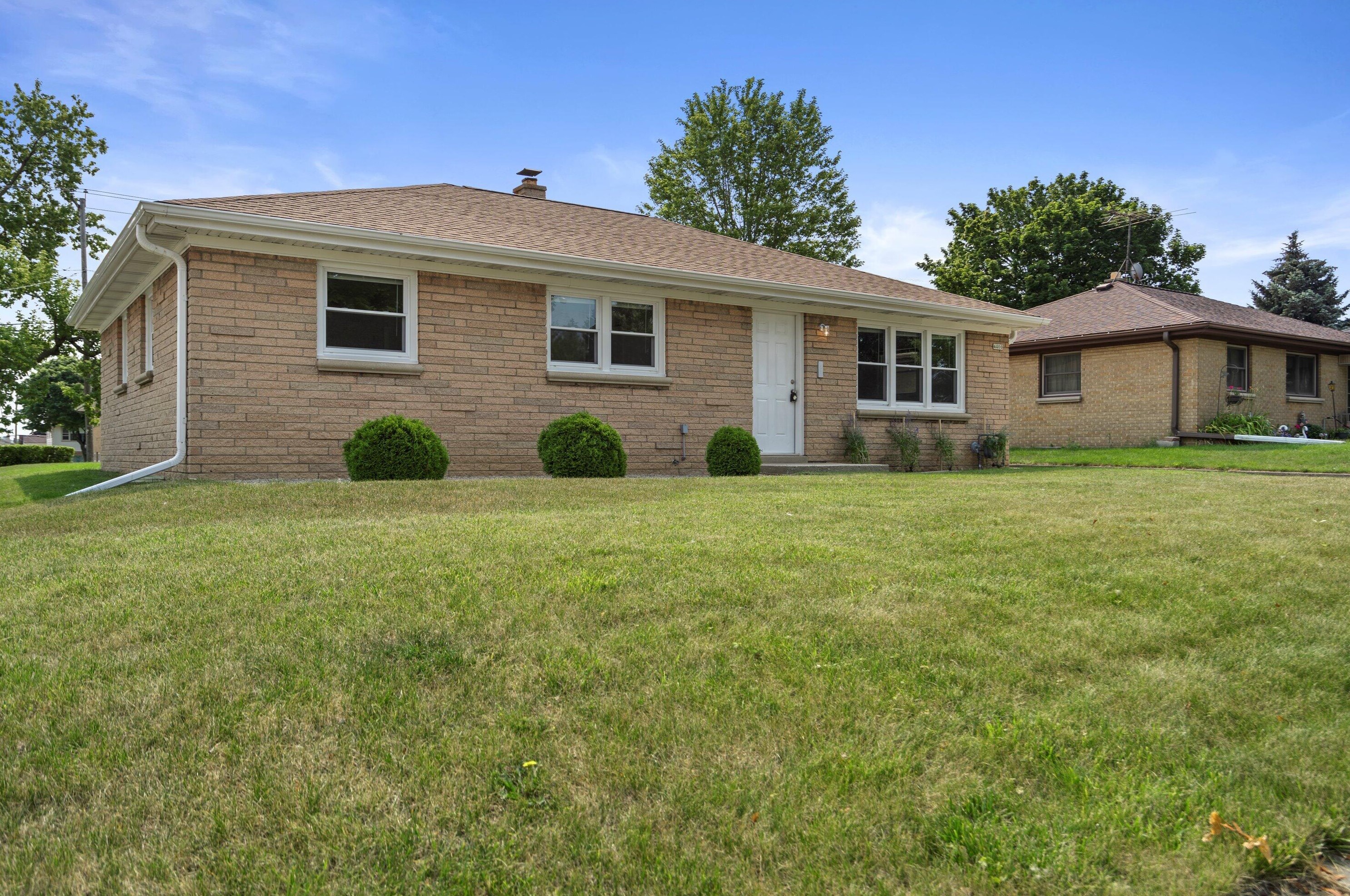 4400 S 15th St, Milwaukee, WI 53221