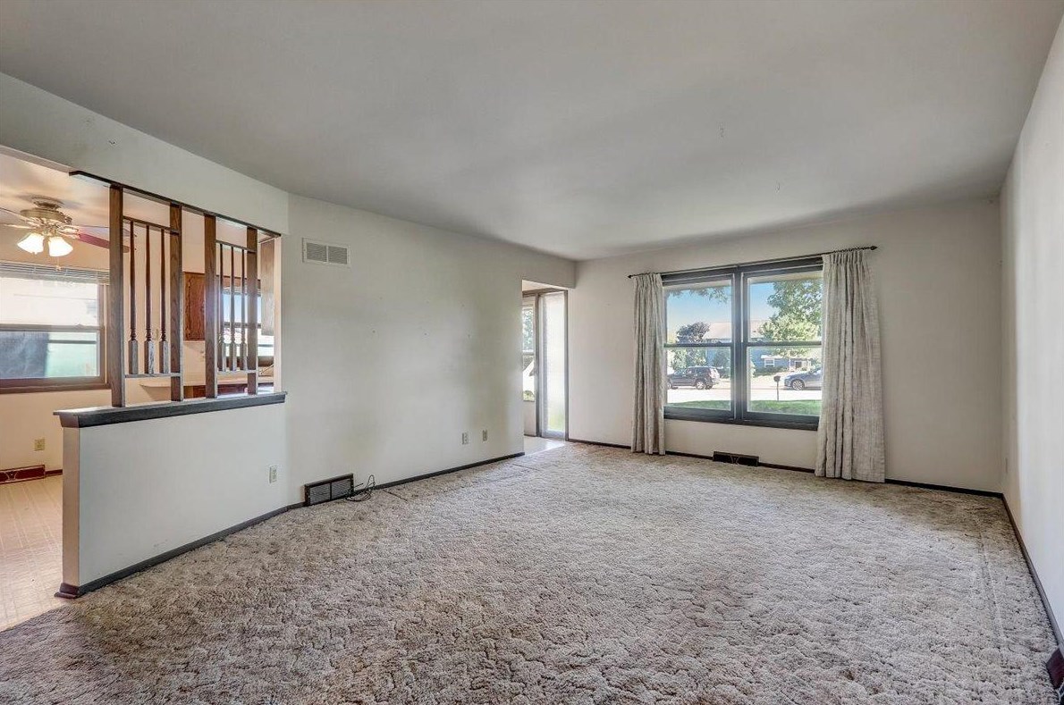 9522 Howard Ave, Milwaukee WI  53228-1447 exterior