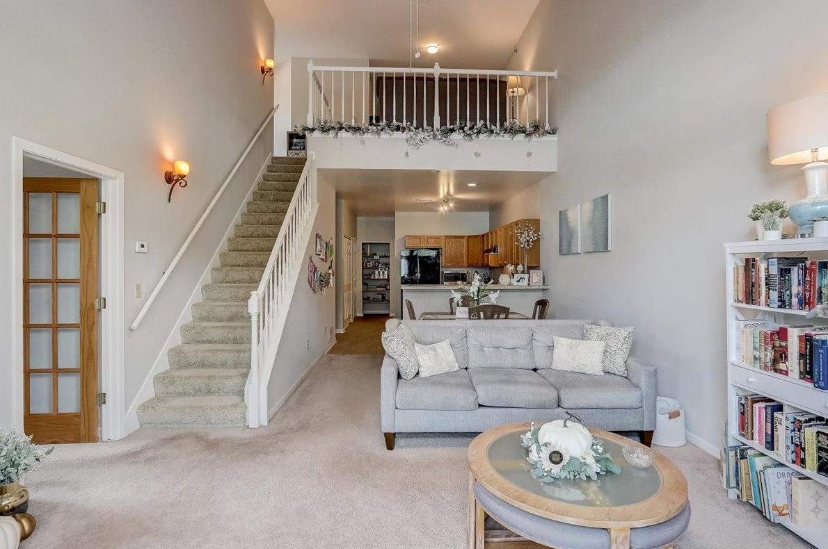 2412 Fox River Pkwy #f, Waukesha, WI 53189