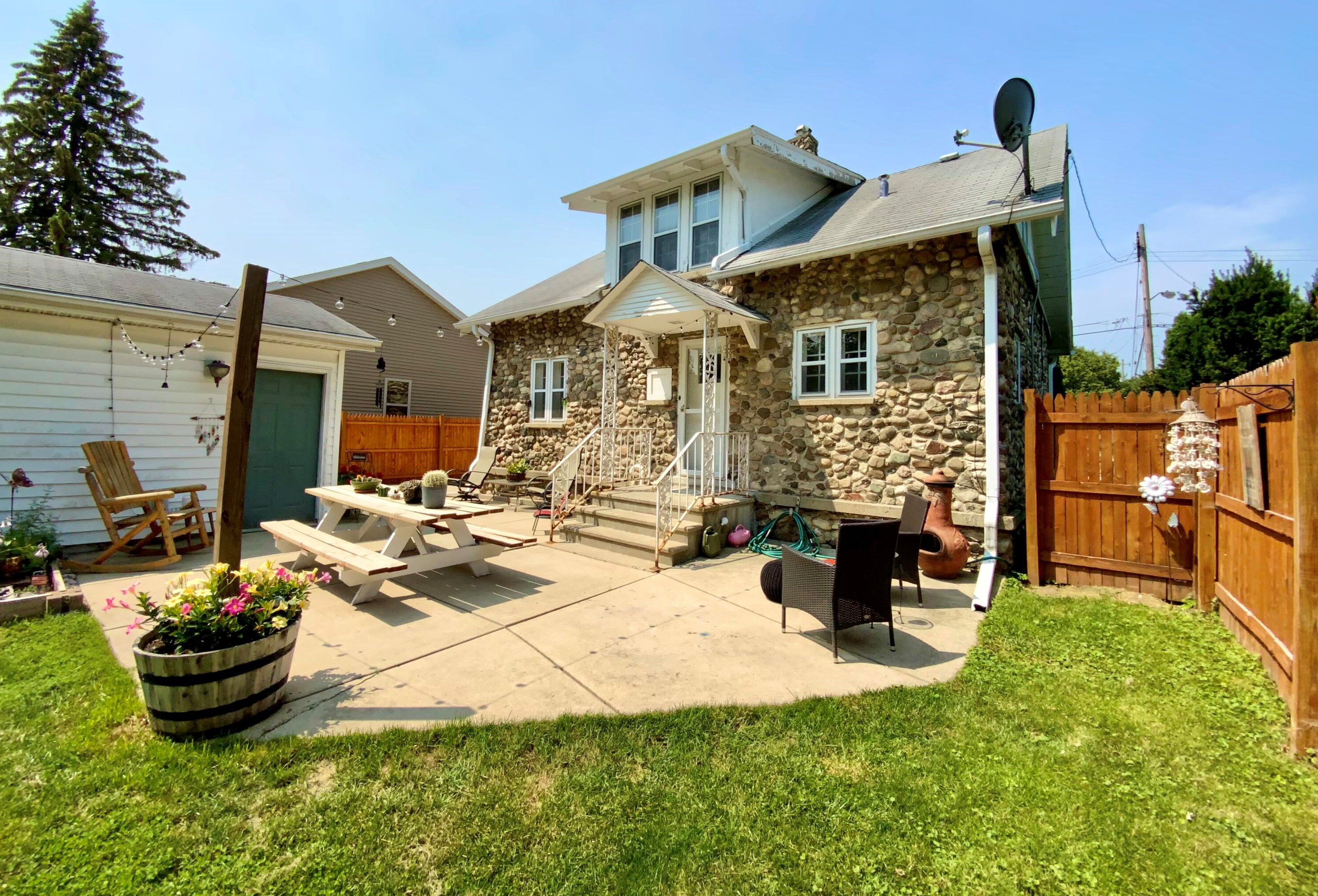 1017 Westowne Ave, Waukesha, WI 53188