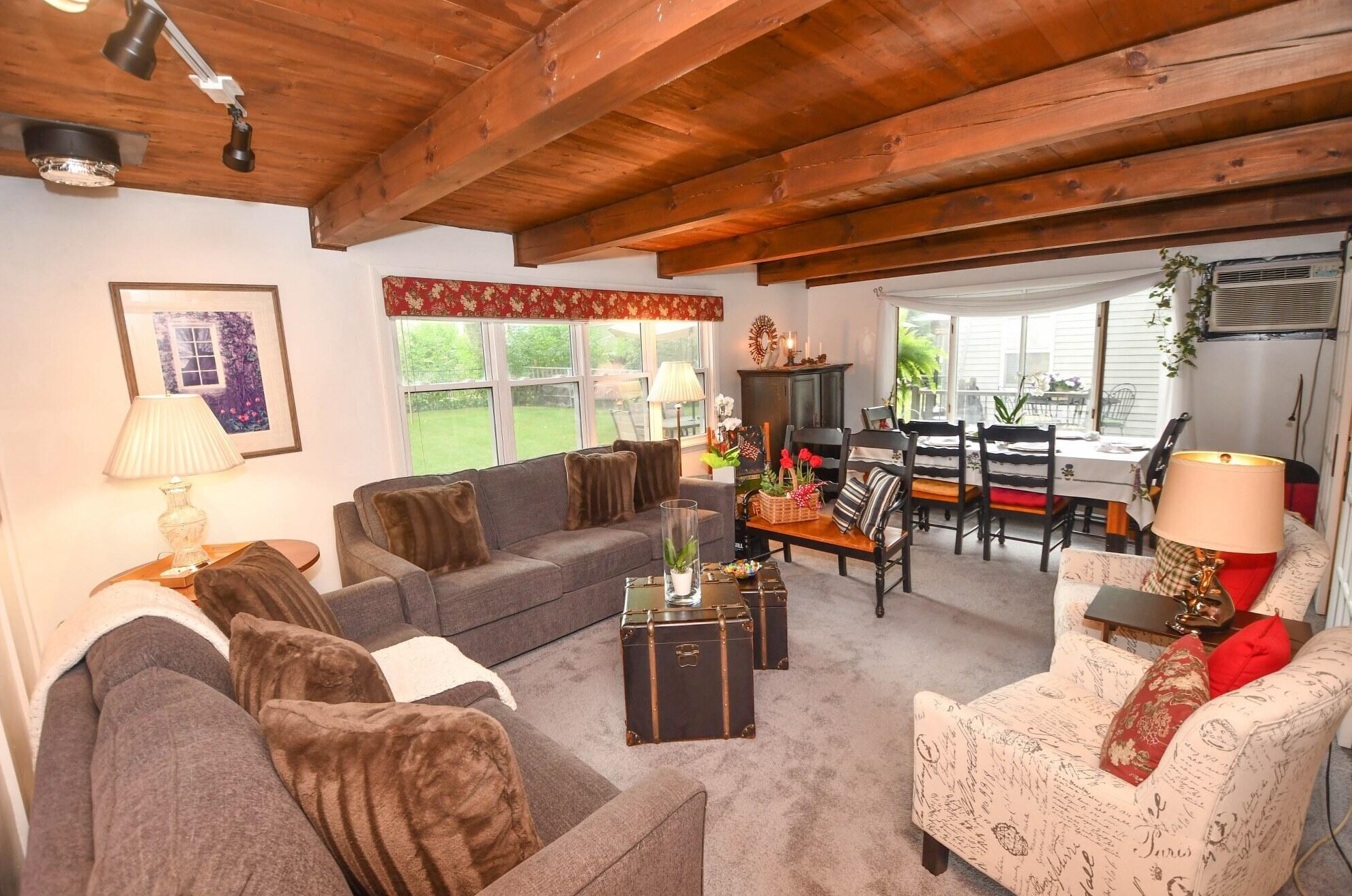 5594 Apricot Ct, Greendale, WI 53129