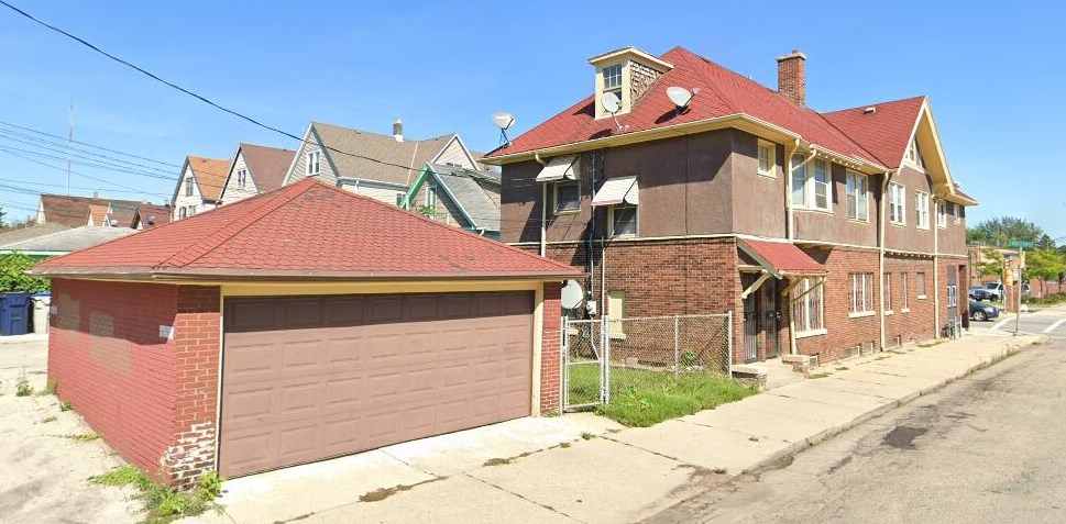 3301 N Holton St, Milwaukee, WI 53212