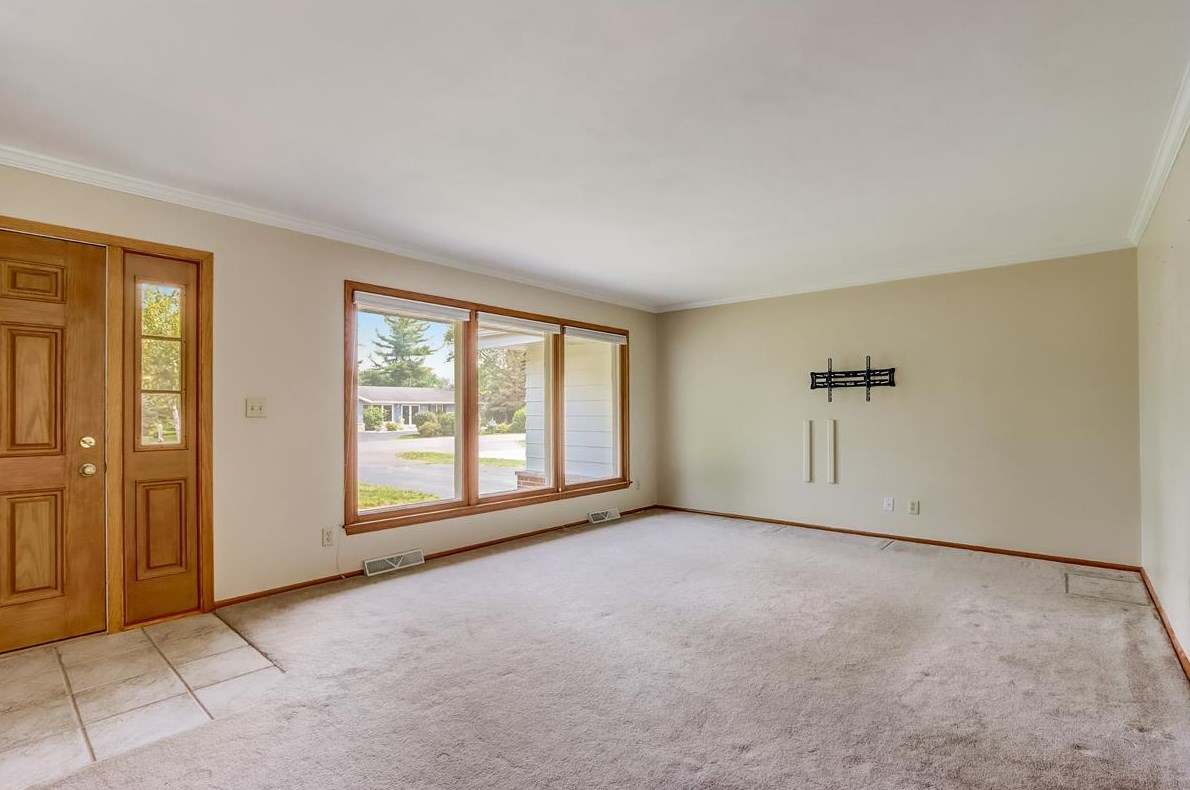 2315 Guinevere Dr, Brookfield, WI 53045