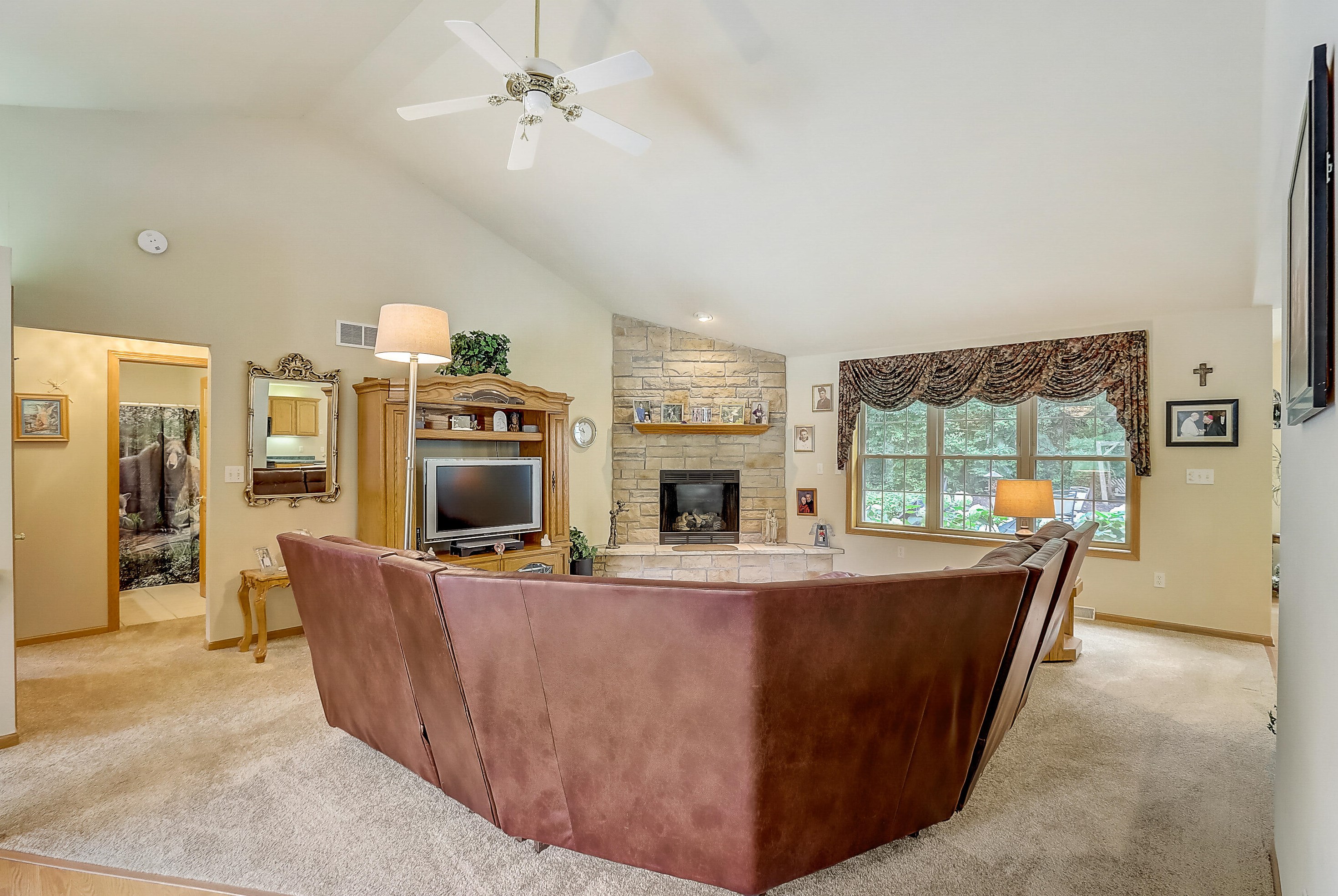 12960 W Peachtree Dr, Waukesha, WI 53151