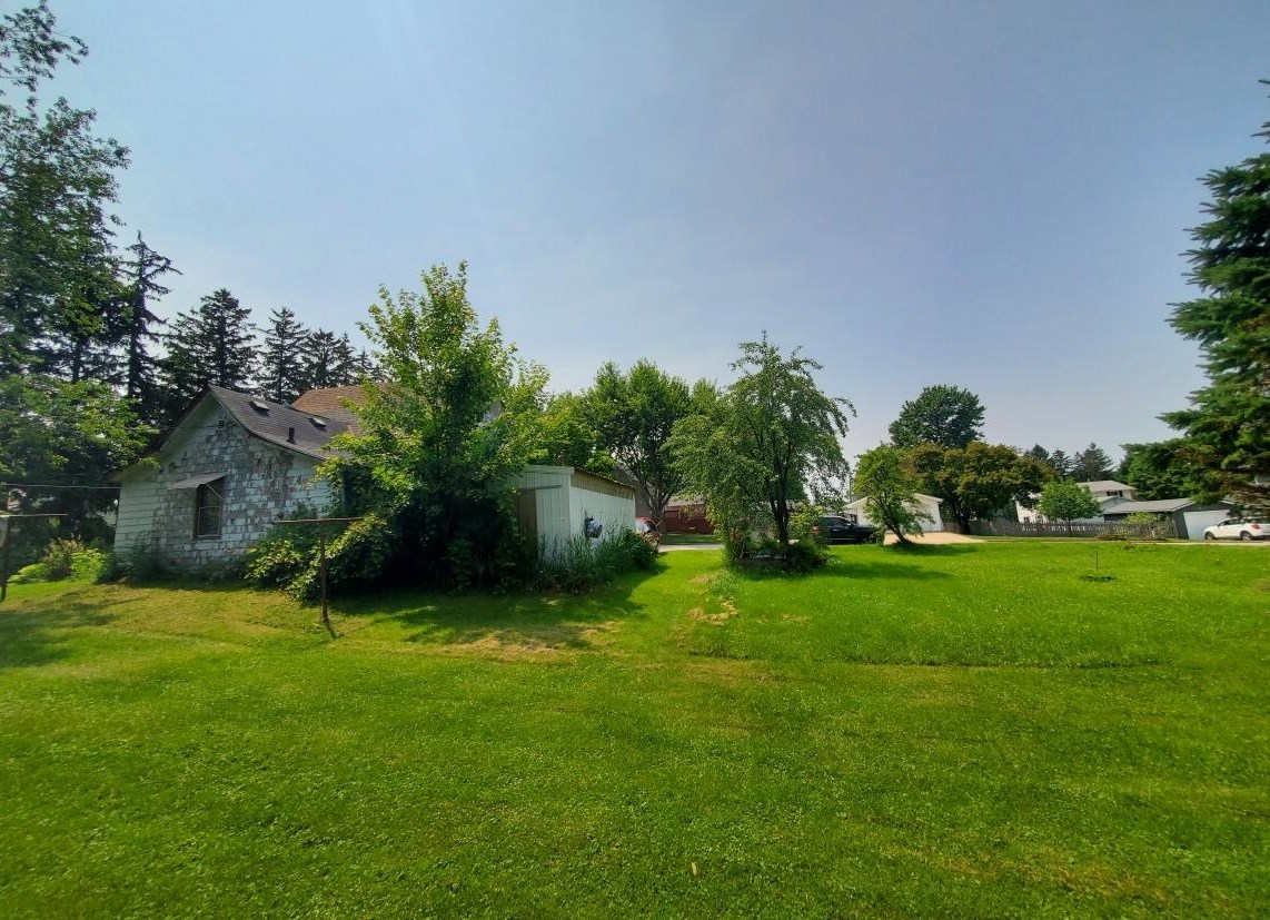 624 Broadway St, Viroqua WI  54665-1213 exterior