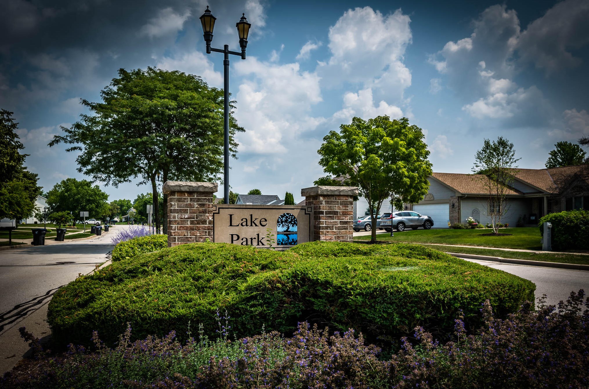 430 Shore Ct, Pewaukee, WI 53072-6310