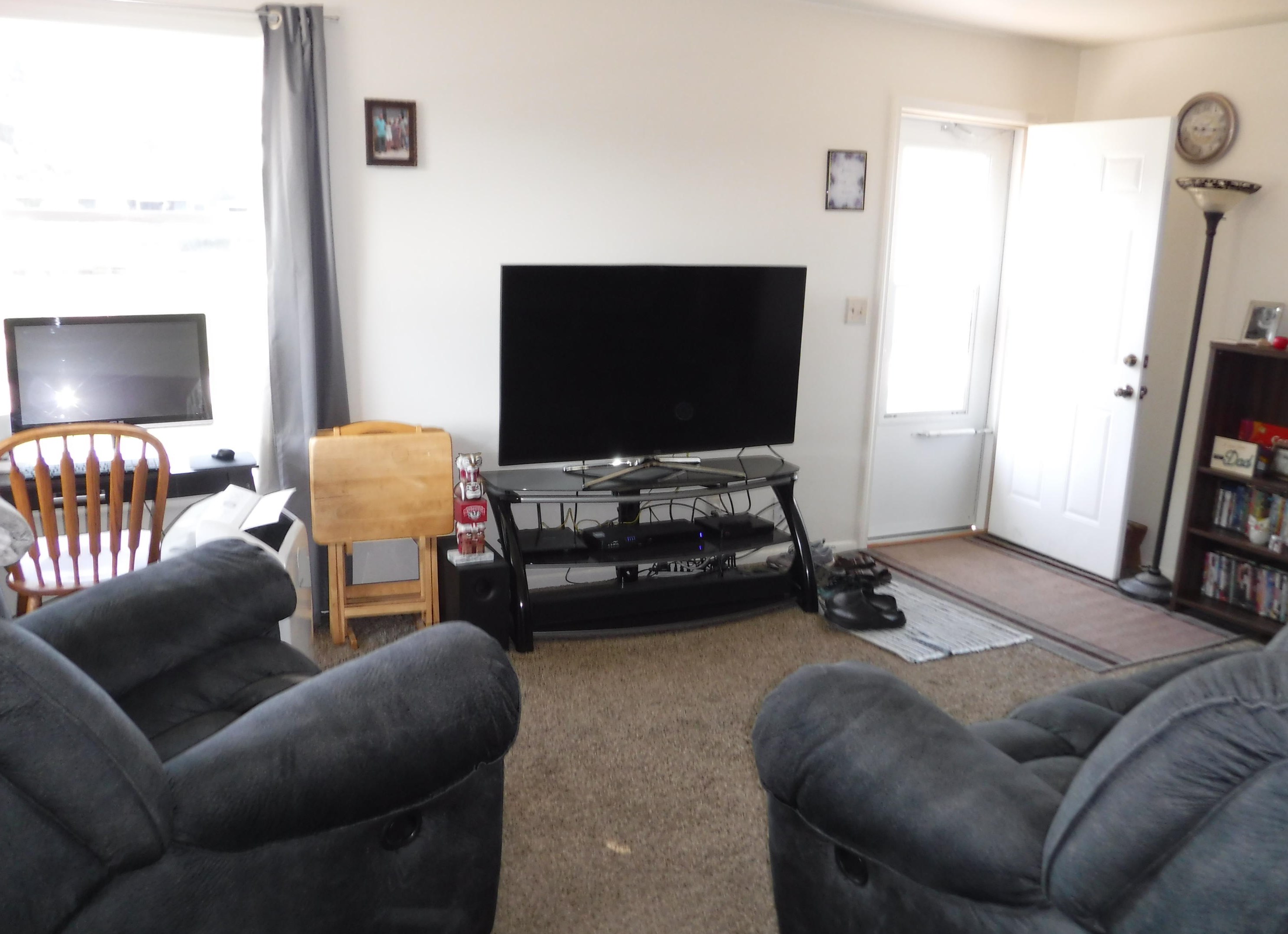 916 Parkway Ct, Two Rivers, WI 54241-3342