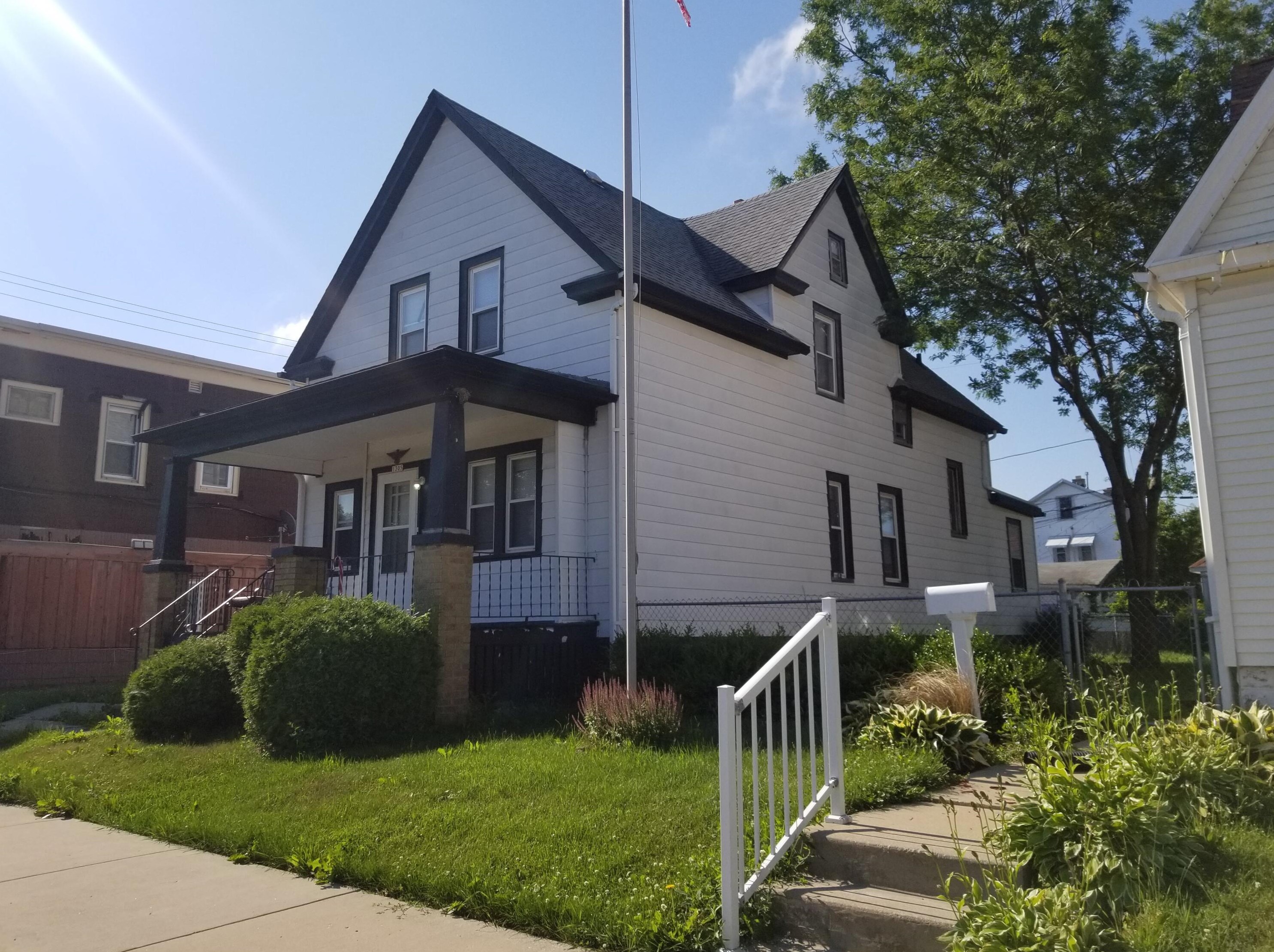 1305 Monroe Ave, South Milwaukee, WI 53172