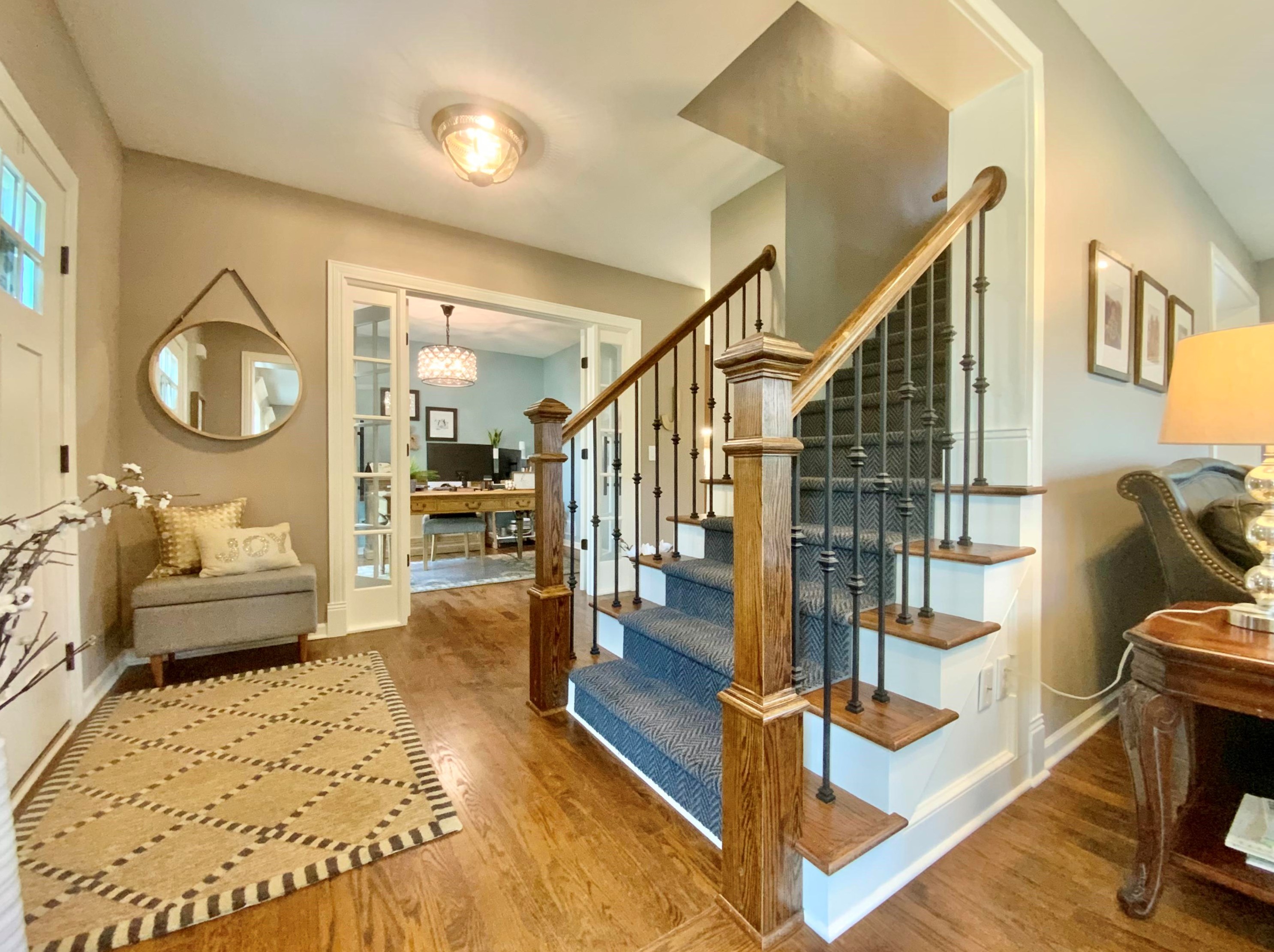7957 Lakeview Dr, Hales Corners, WI 53132-7910