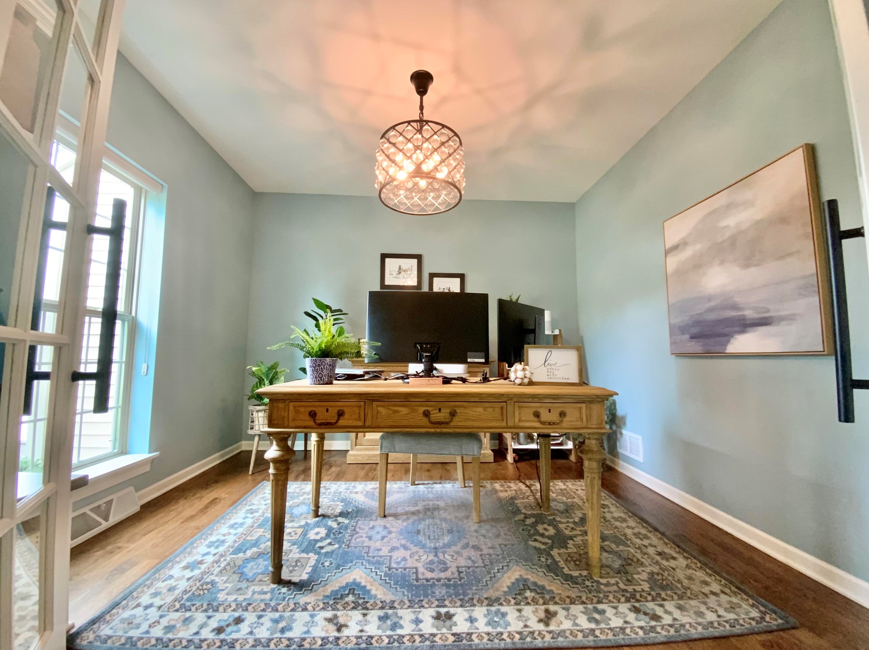 7957 Lakeview Dr, Hales Corners WI  53132-7910 exterior