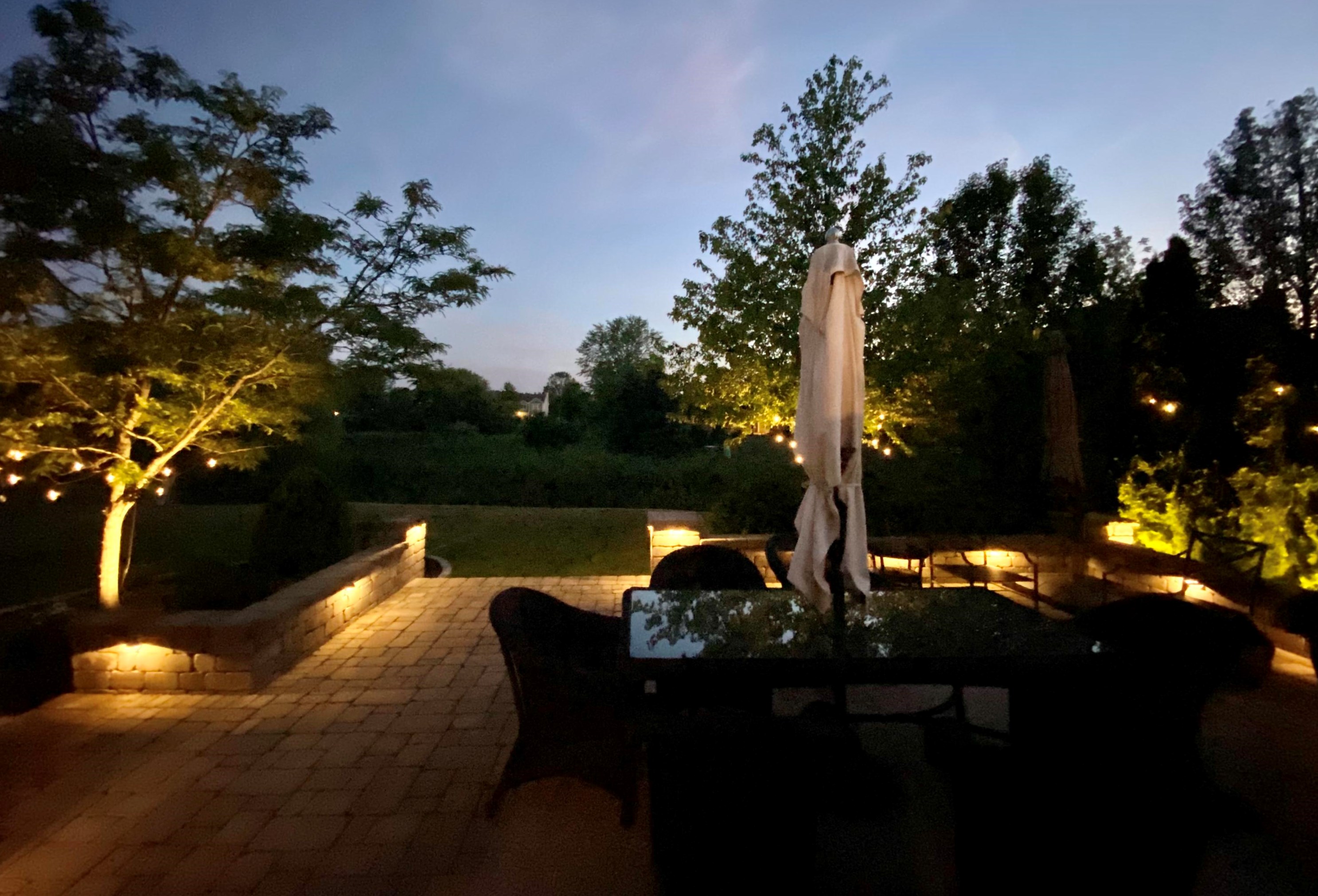 7957 Lakeview Dr, Hales Corners WI  53132-7910 exterior