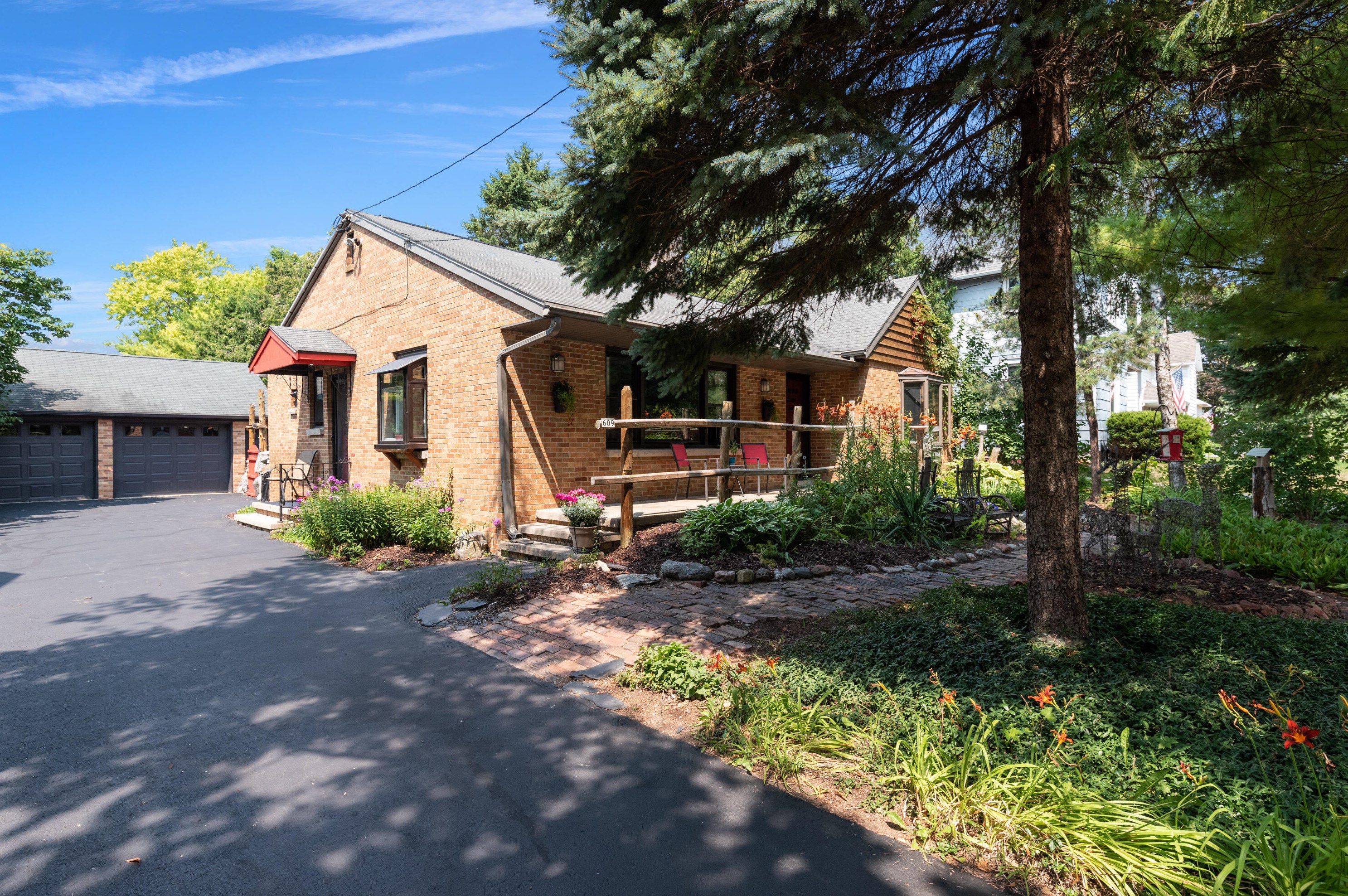 609 S Water St, Knowles, WI 53048