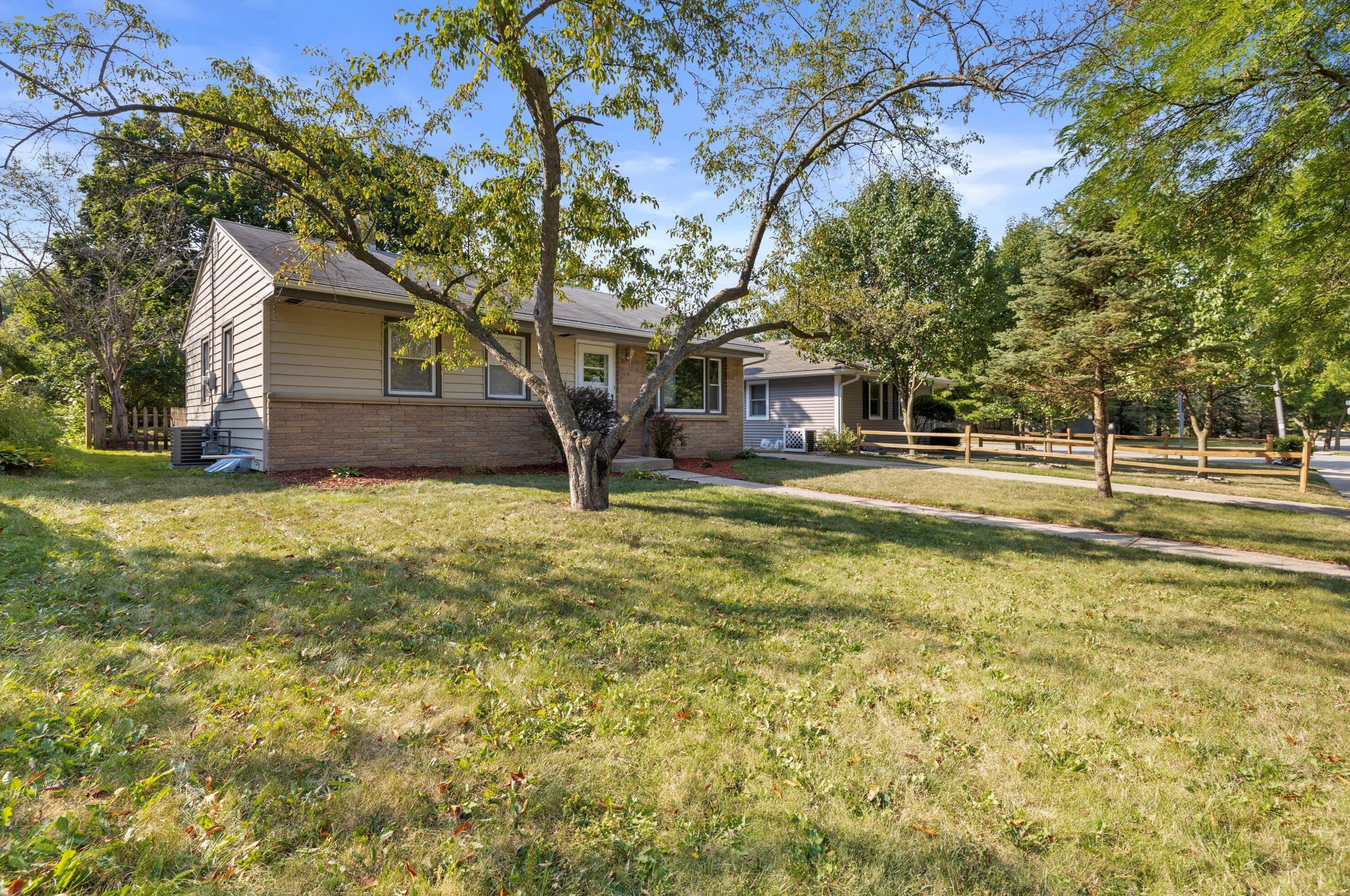 181 S Porter Ave, Waukesha, WI 53186