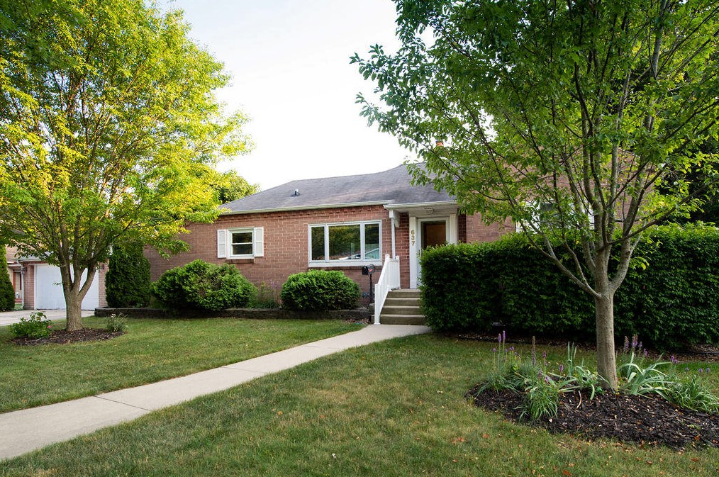 637 Hawthorne Ave, South Milwaukee, WI 53172