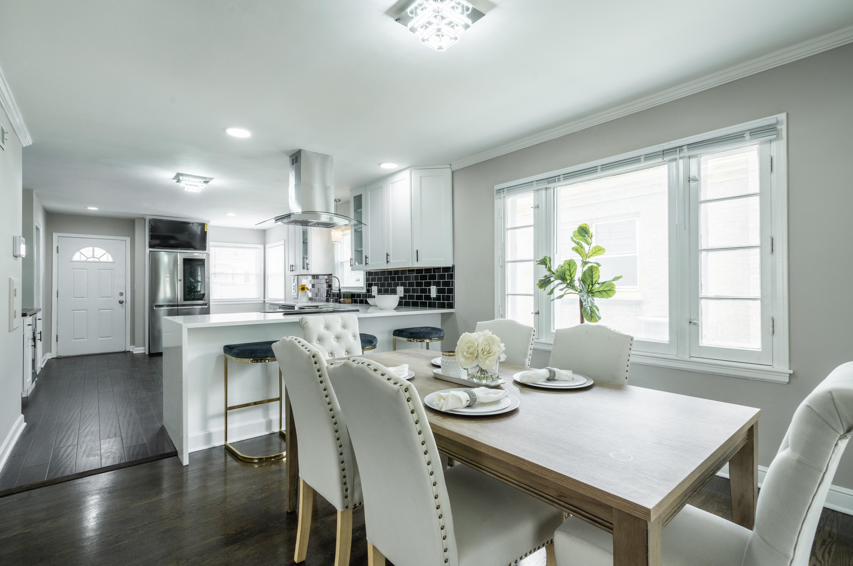 3619 54th Blvd, Milwaukee WI  53216-2805 exterior