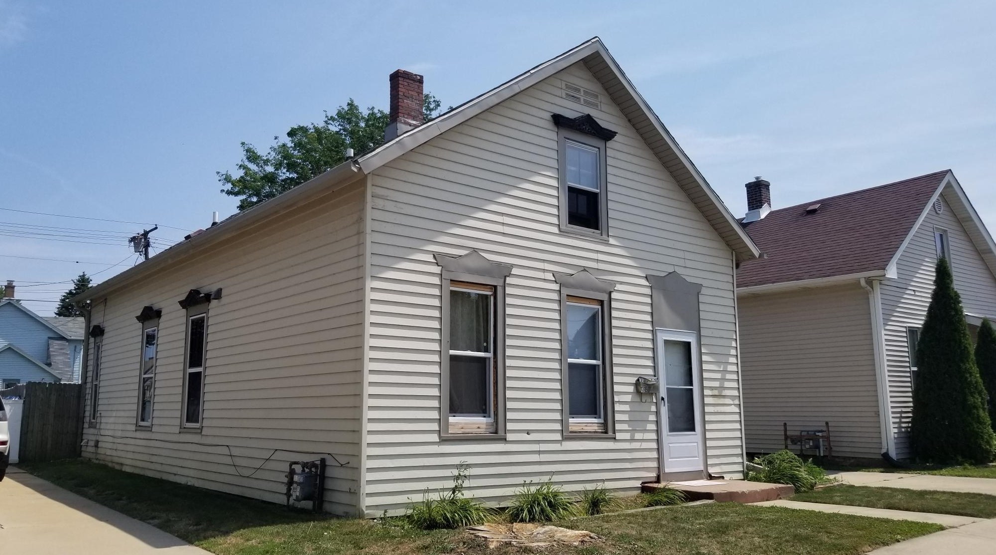 1319 N Main St, Racine, WI 53402