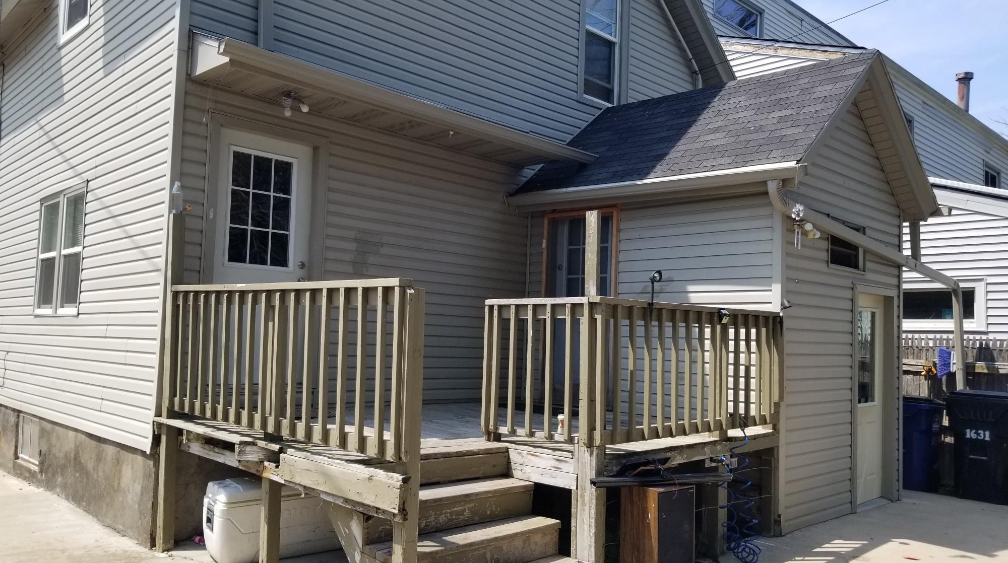 1631 Center St, Racine, WI 53403-2623
