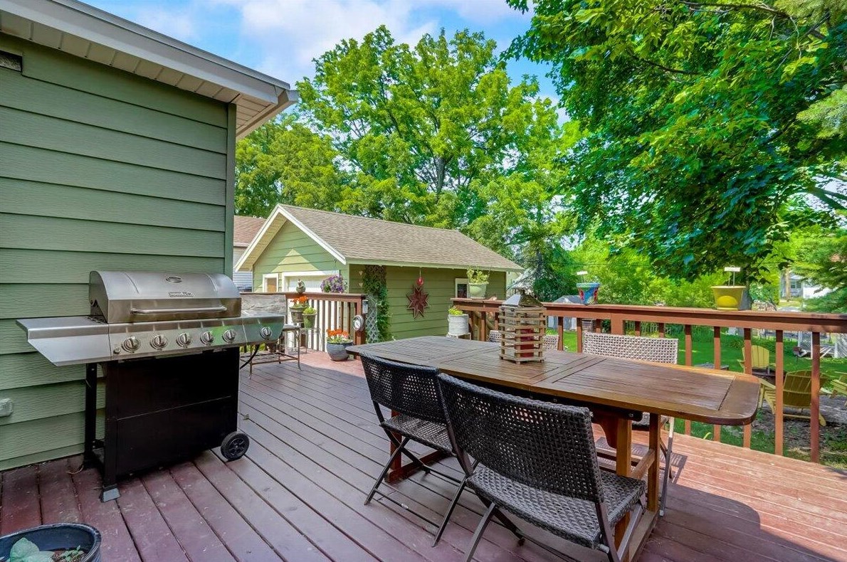 1102 Linden St, Waukesha, WI 53186