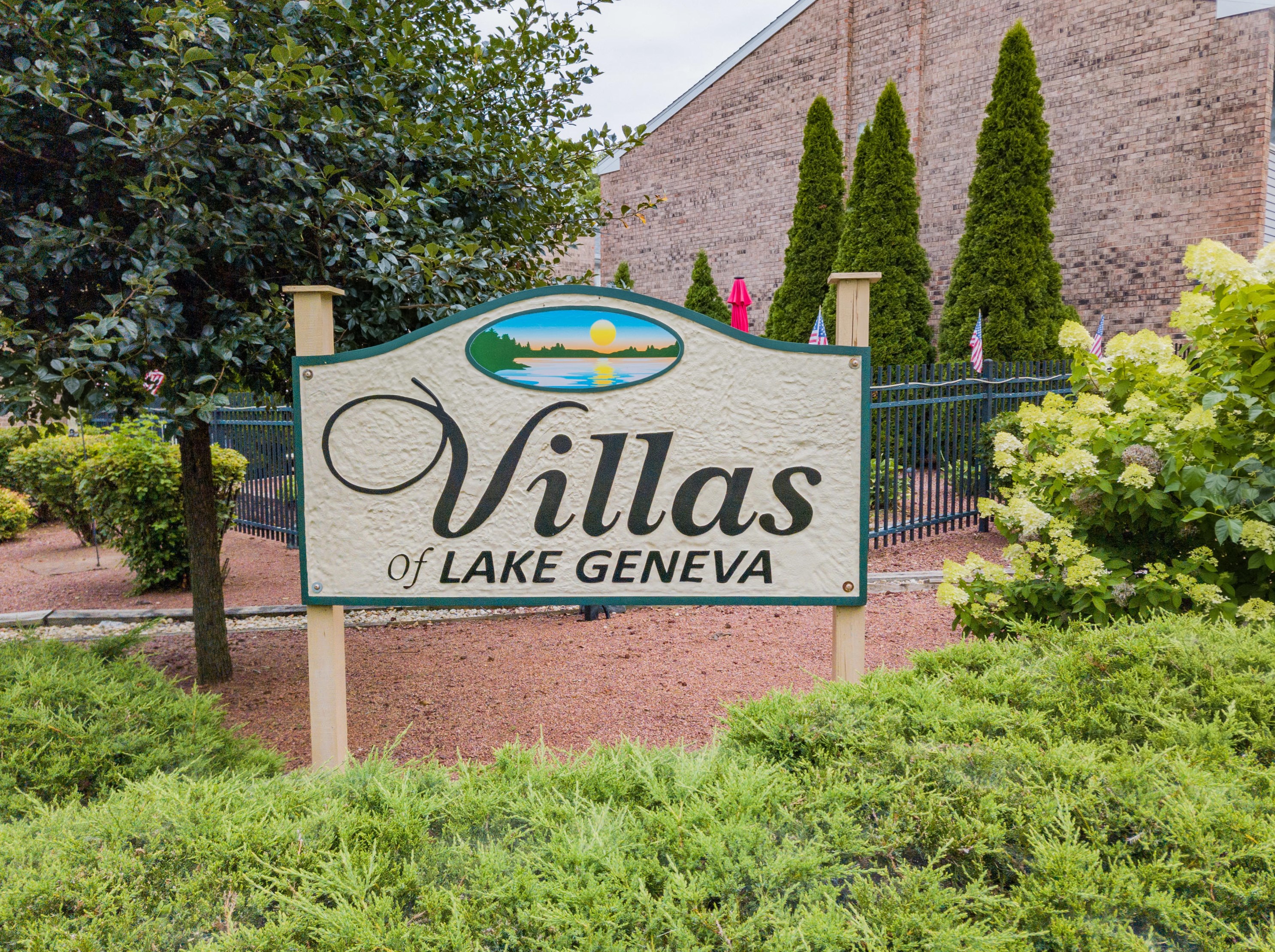 425 Baker St #203, Lake Geneva, WI 53147