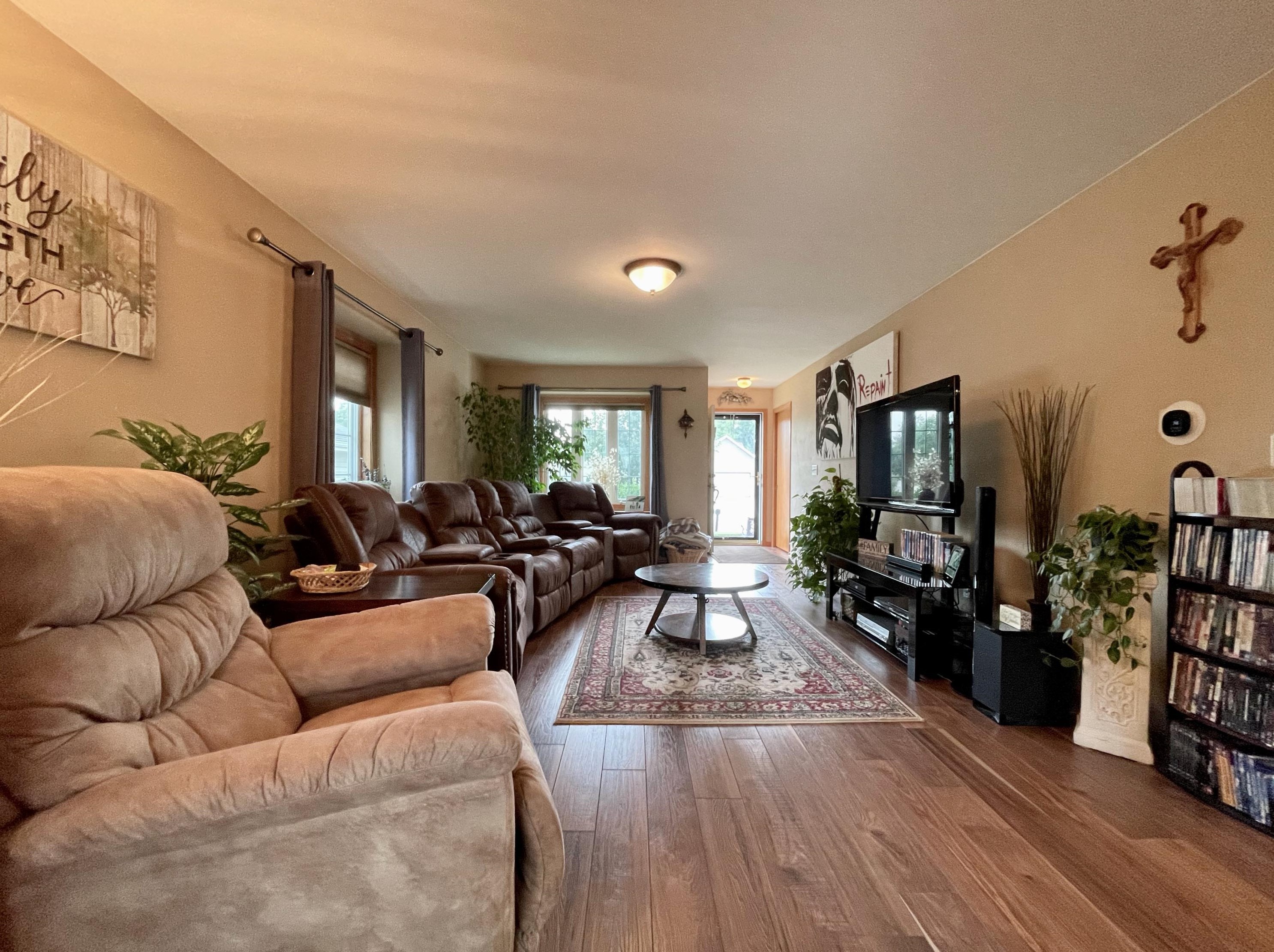 2713 Eagles Ct, West Bend, WI 53095
