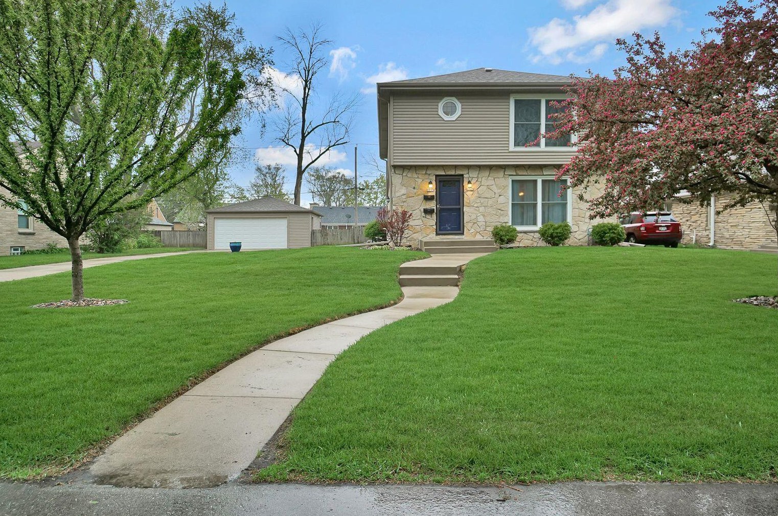 1123 W Kendall Ave, Milwaukee, WI 53209