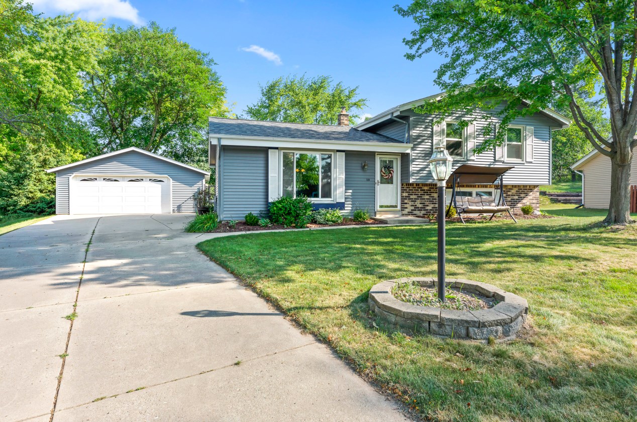 1118 Greenmeadow Dr, Waukesha, WI 53188