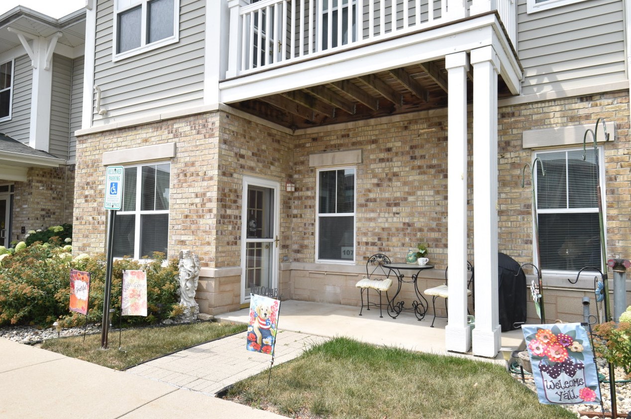 7710 S 51st St #107, Hales Corners, WI 53132