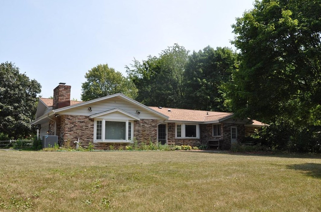 18550 W Observatory Rd, Waukesha, WI 53146
