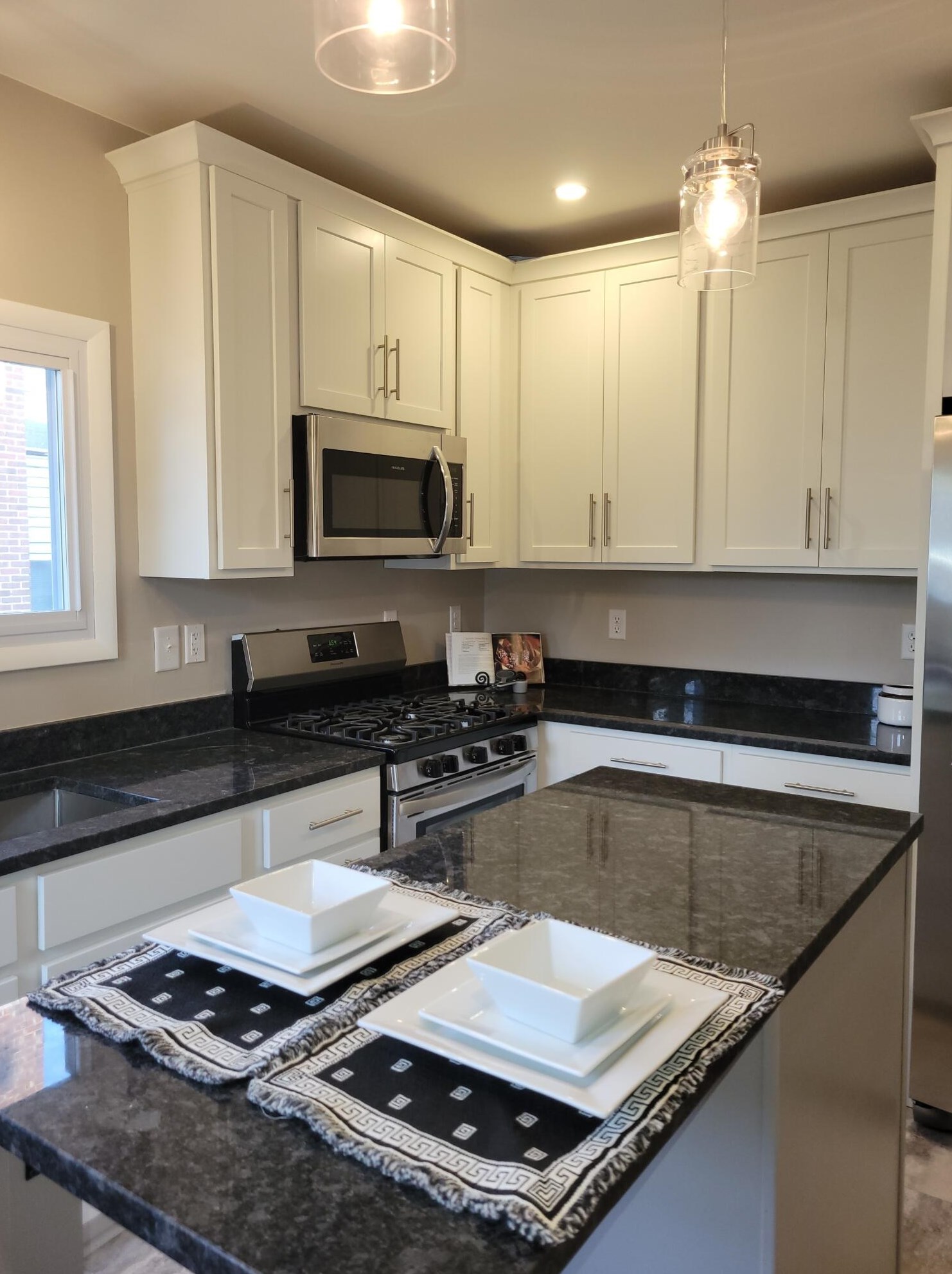 1002 Beechwood Ave, Waukesha, WI 53186