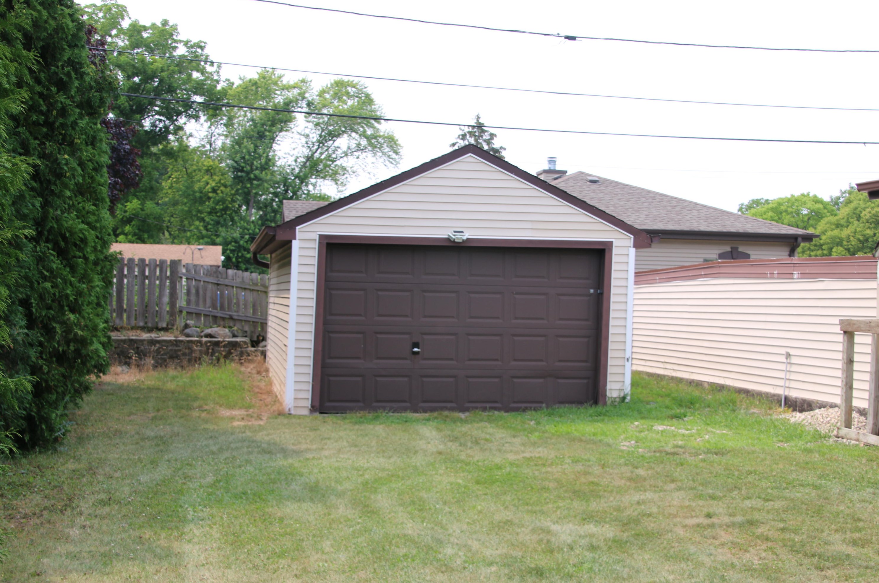 2800 17th Ave, South Milwaukee WI  53172-2916 exterior