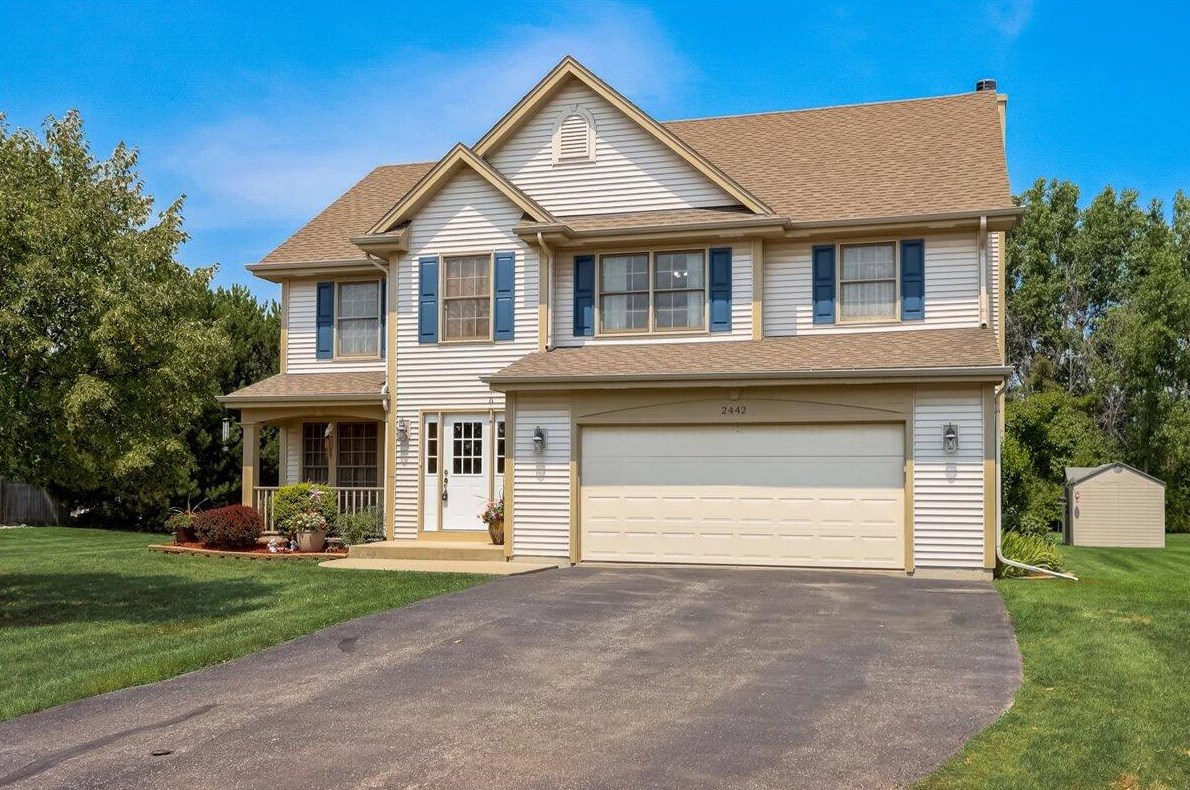 2442 Rebecca Dr, Racine, WI 53402-1652