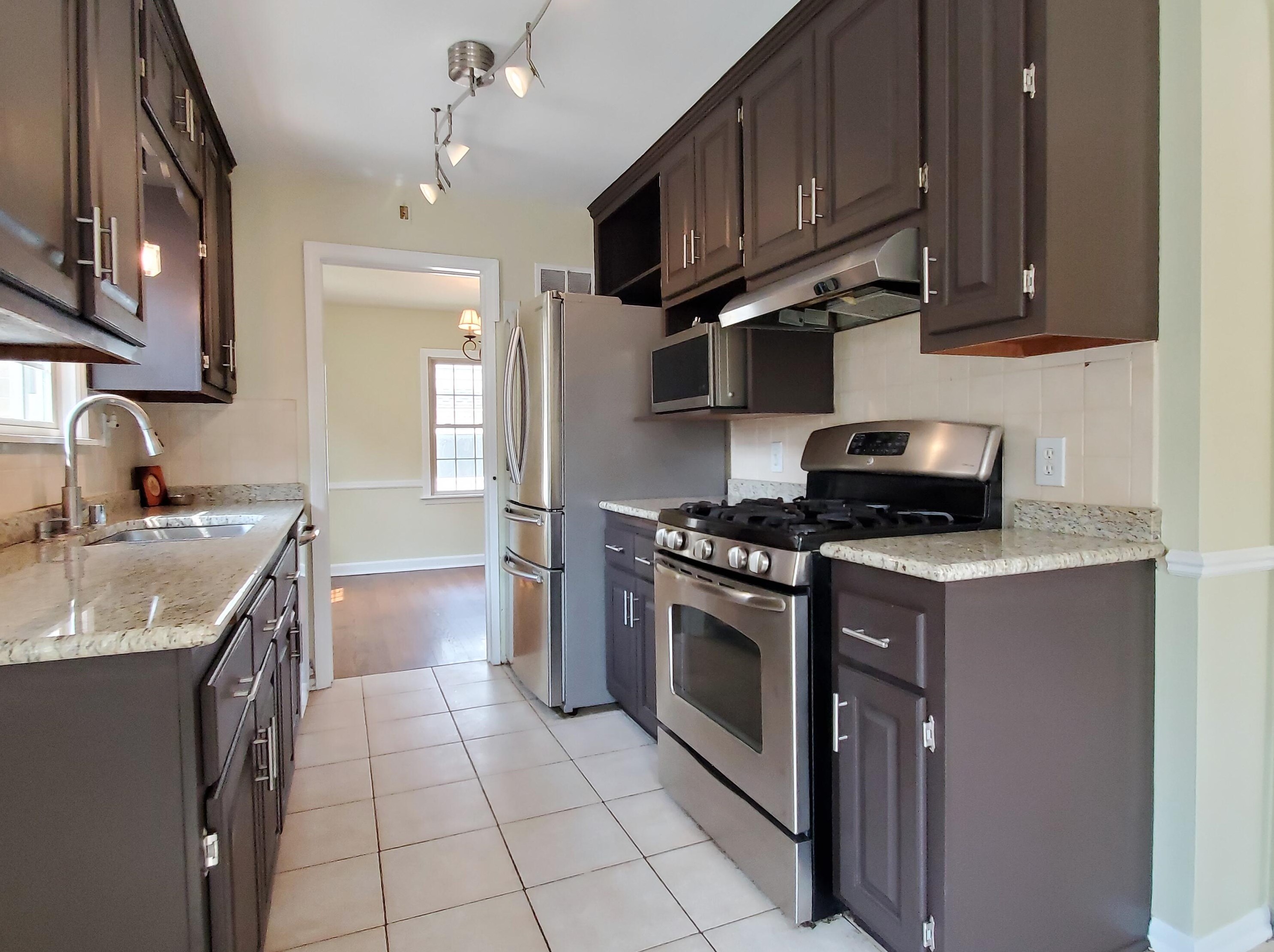 2537 N 94th St, Milwaukee, WI 53227
