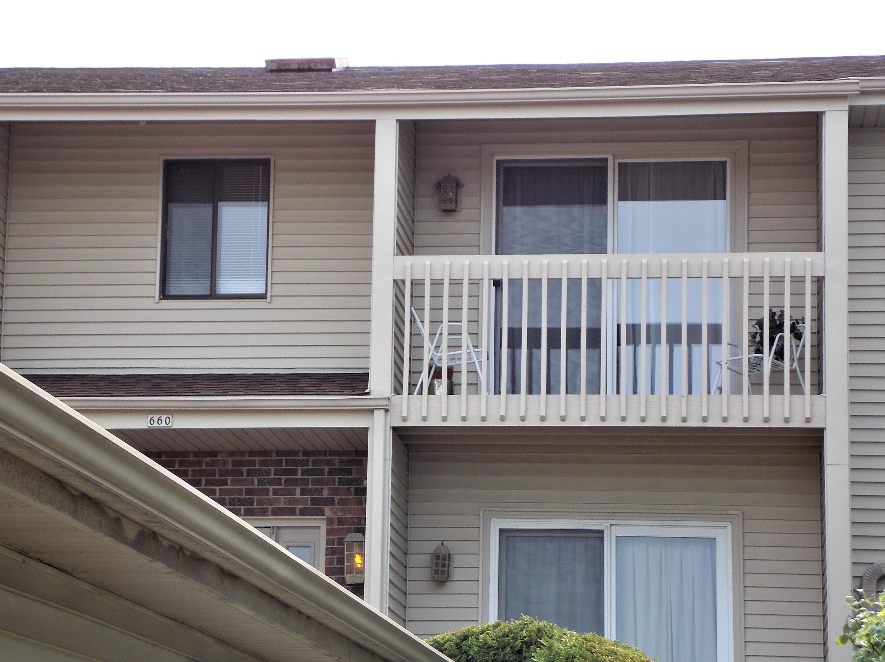 660 E Tamarack Dr #7, West Bend, WI 53095