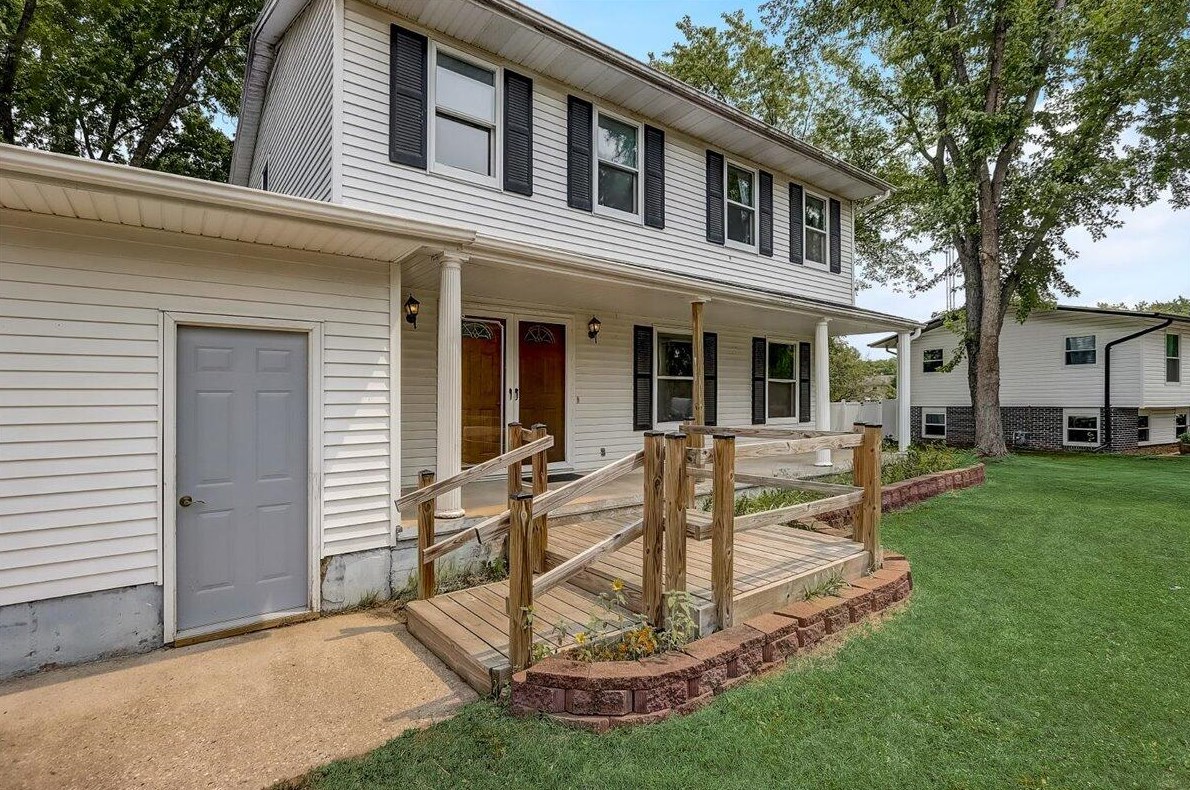 325 Ruth Dr, Jefferson, WI 53549-1852