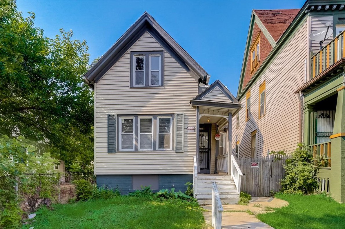 2468 W Vine St, Milwaukee, WI 53205