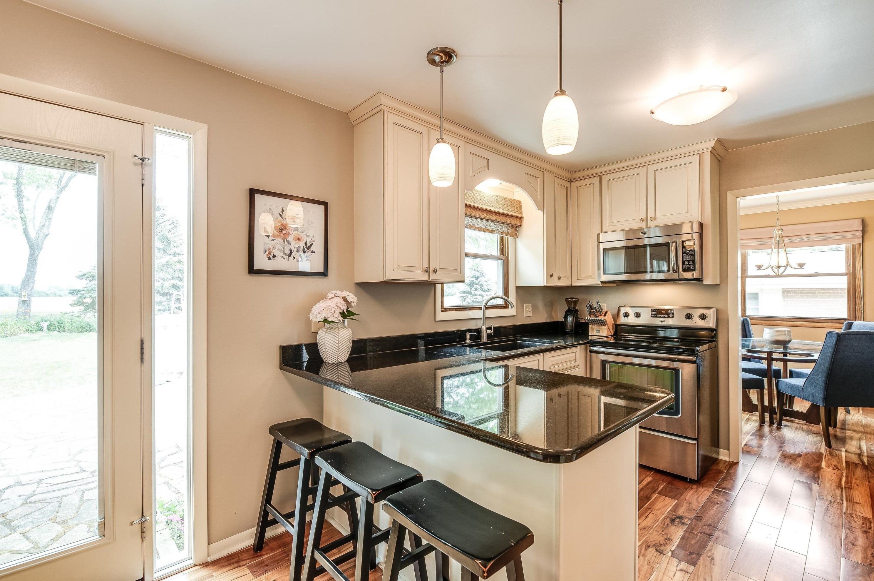 5848 Braun Rd, Racine, WI 53403-9737