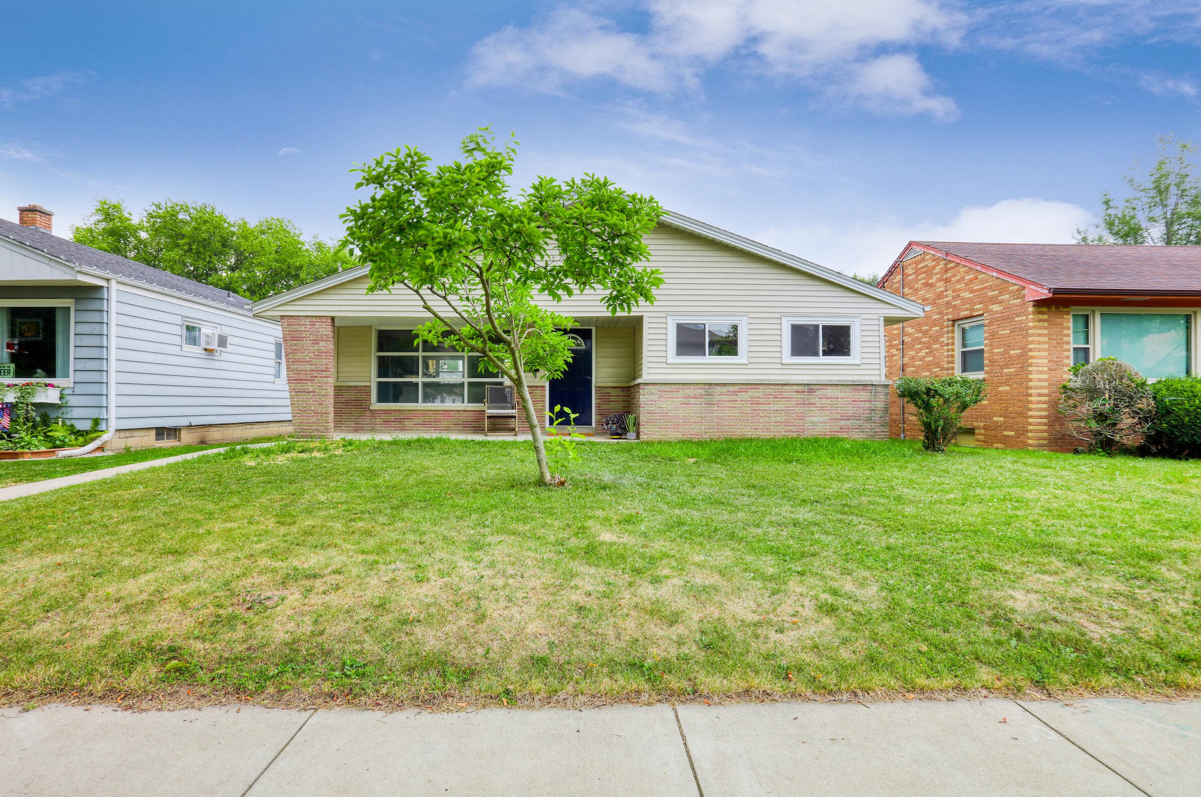 2809 E Holmes Ave, Cudahy, WI 53110