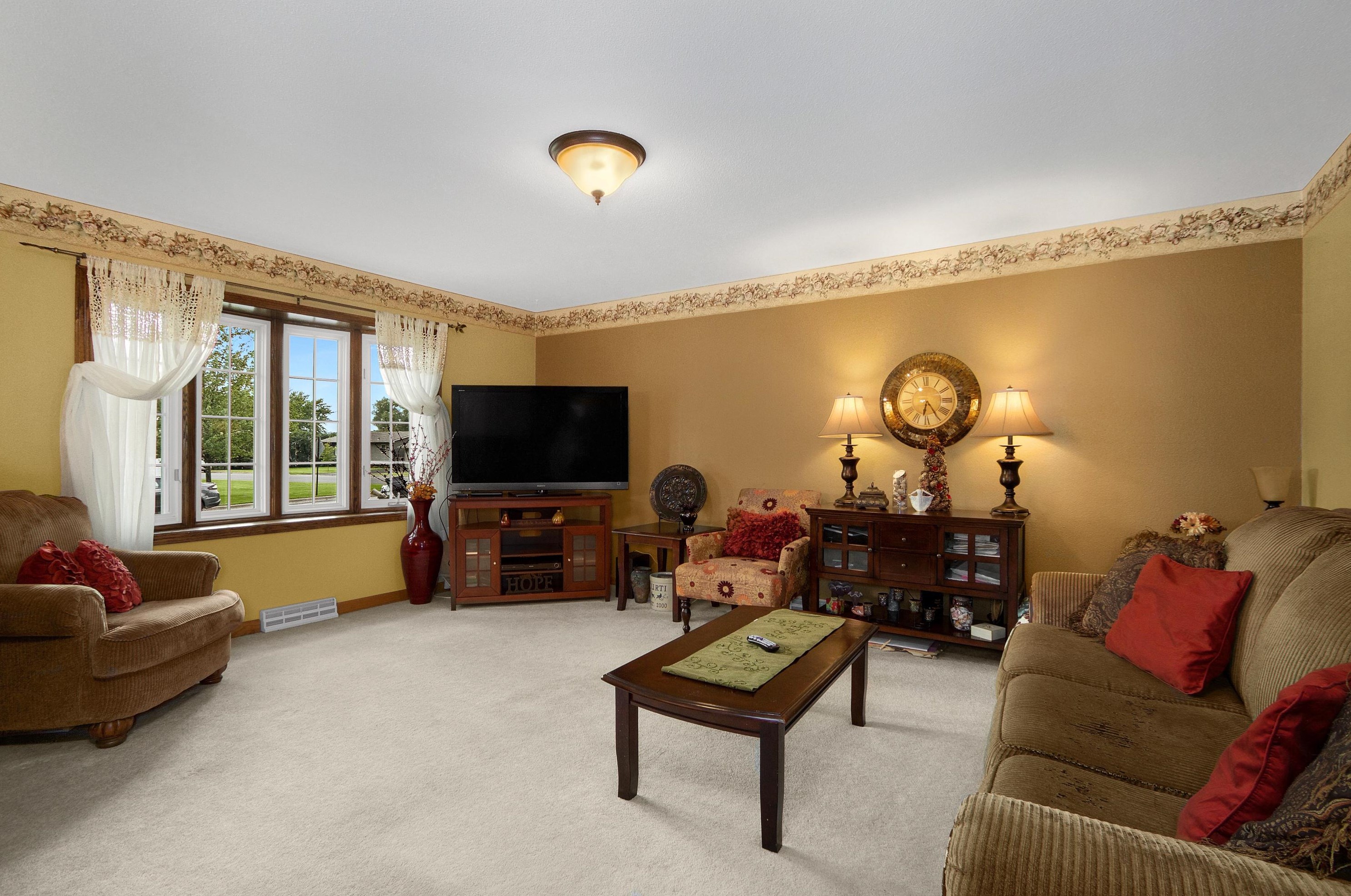 1601 Cliffview Dr, Holmen, WI 54636
